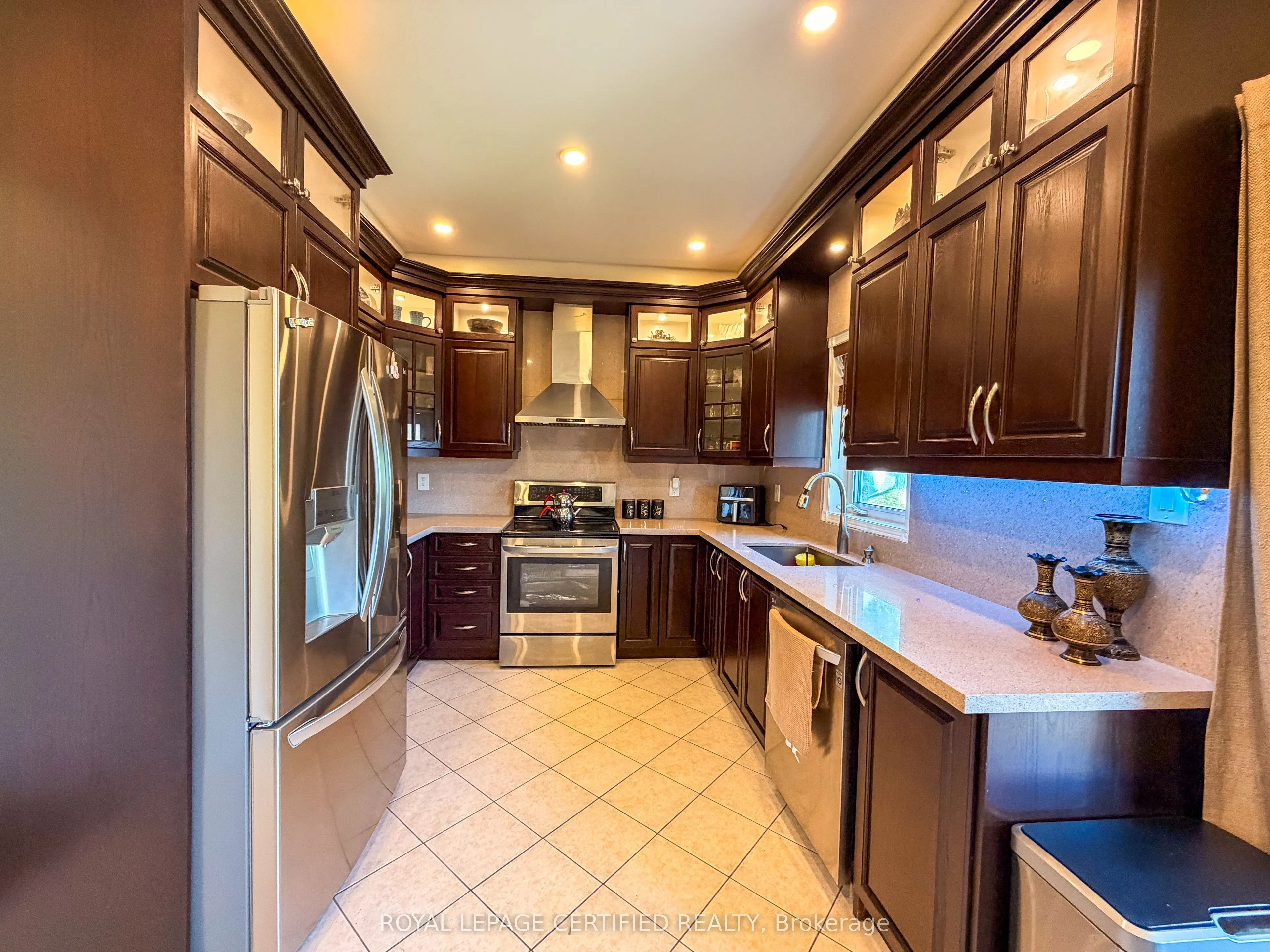 7349 Zinnia Place