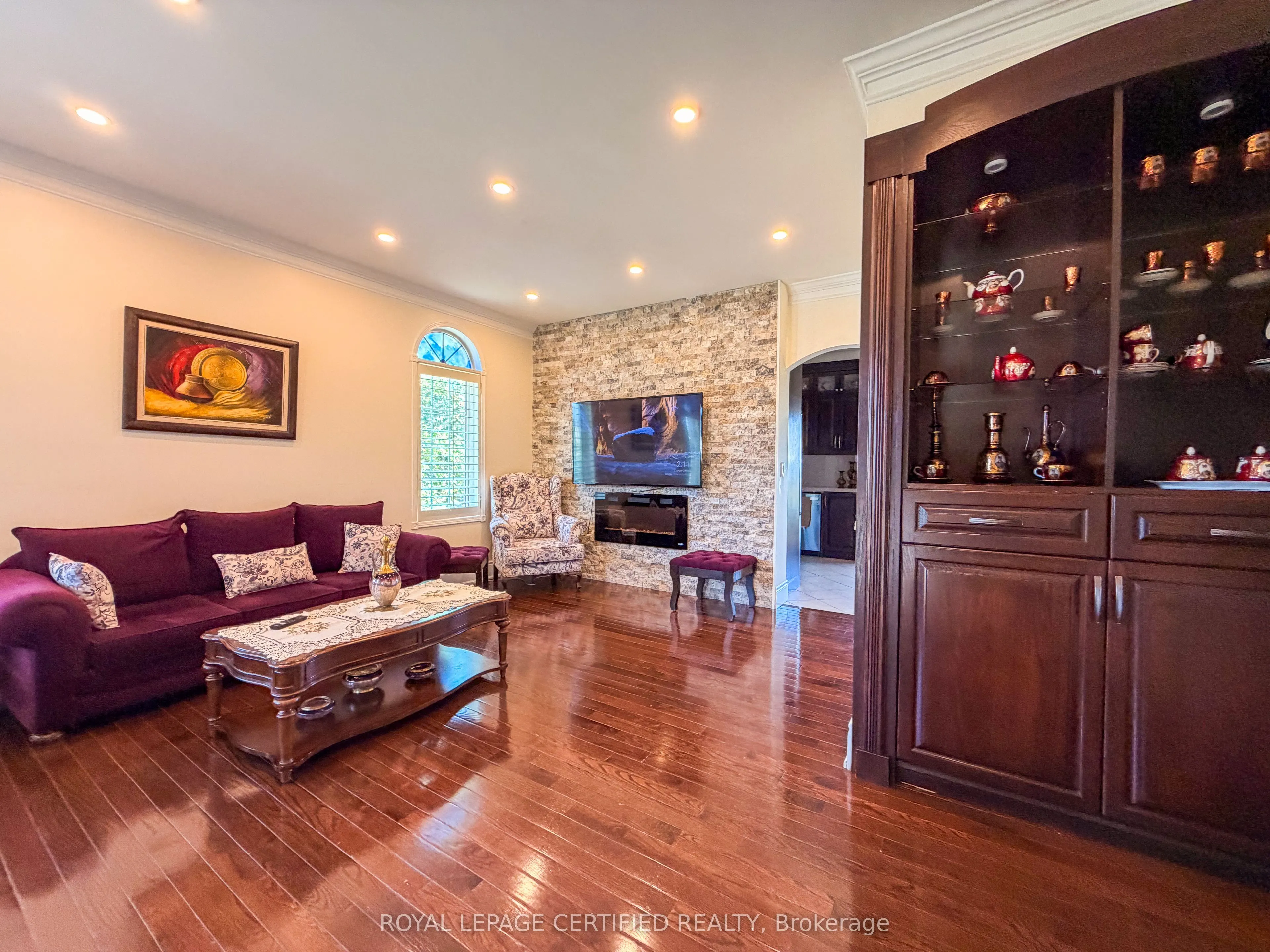 7349 Zinnia Place