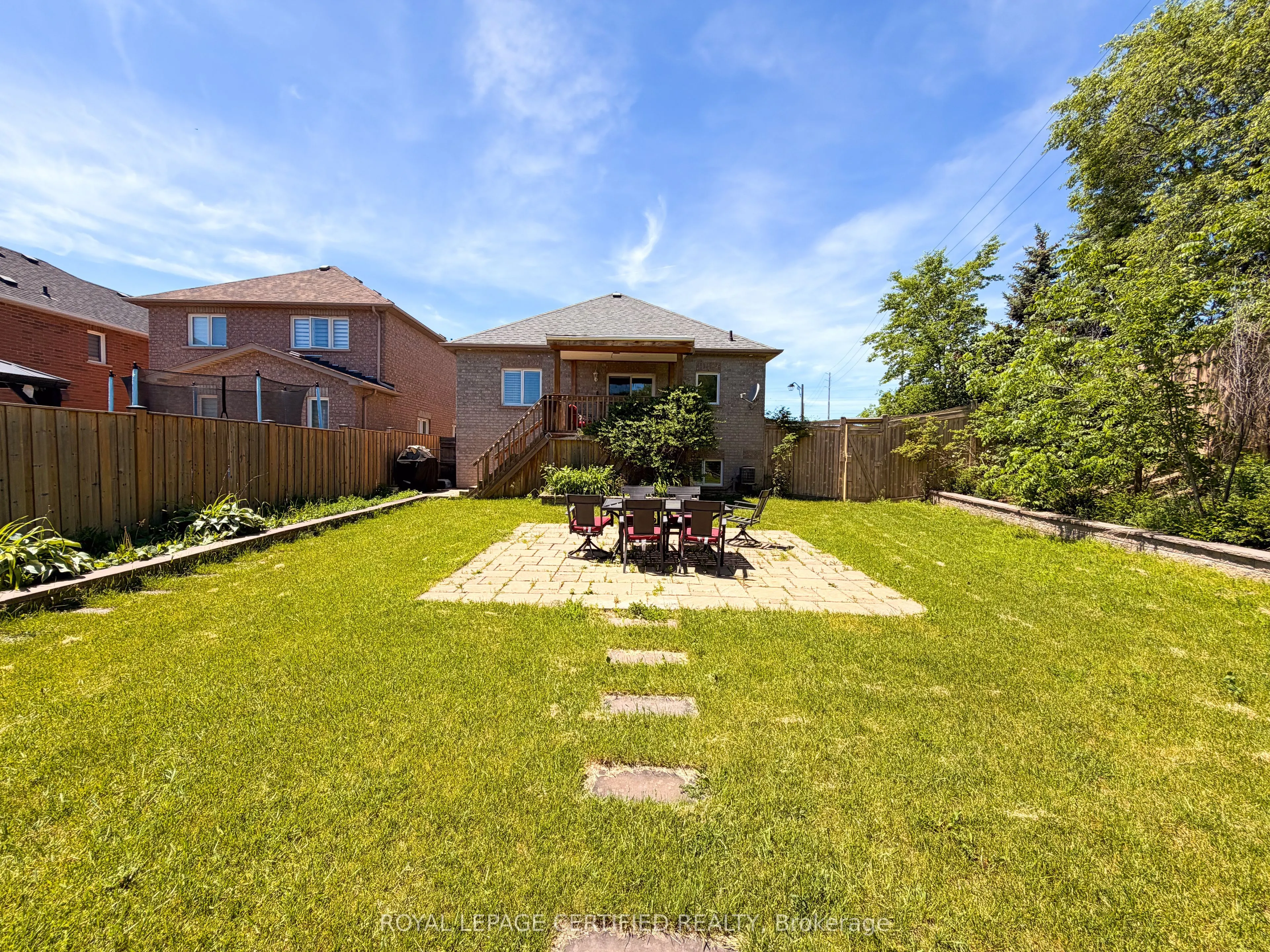 7349 Zinnia Place