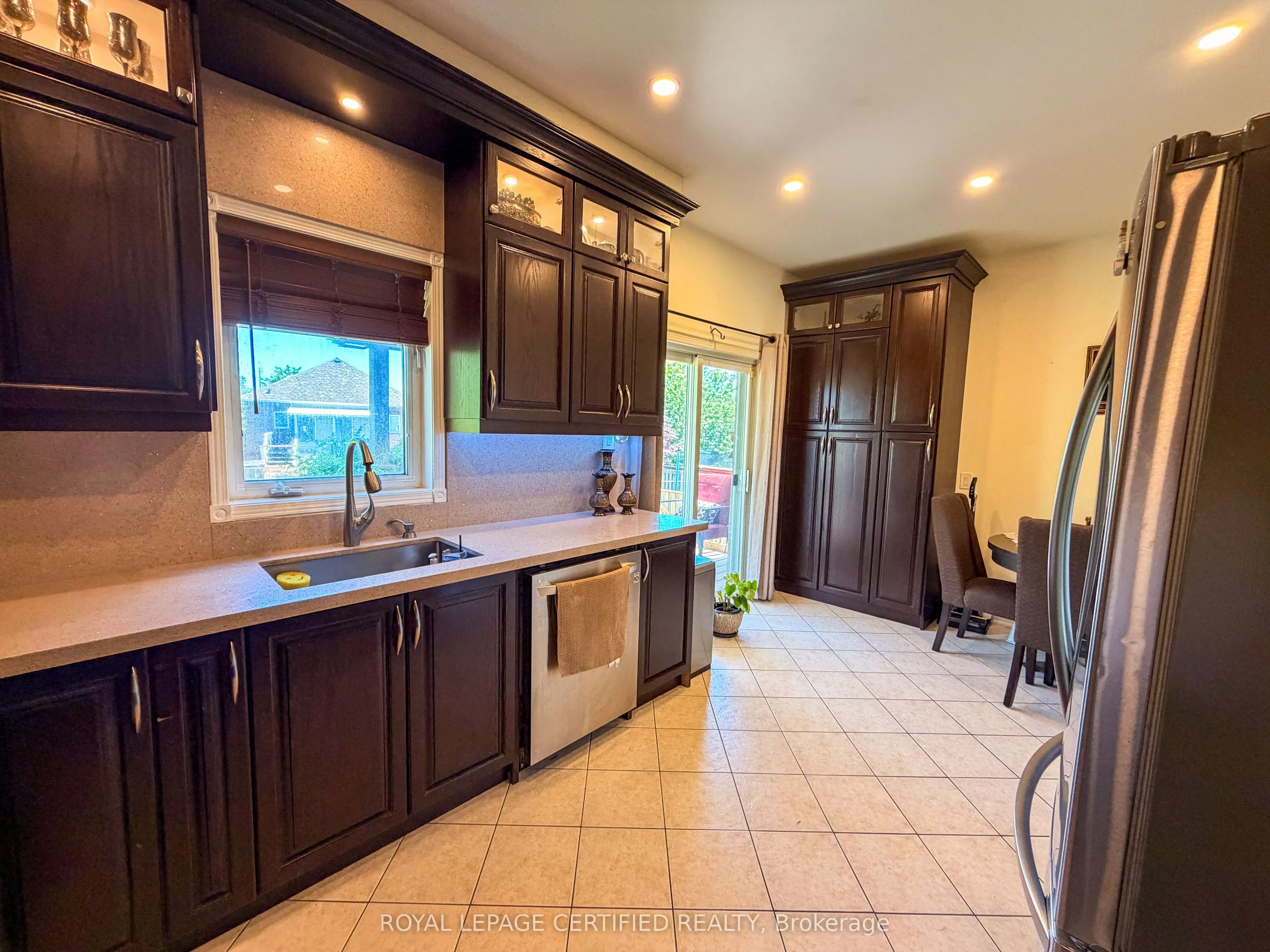 7349 Zinnia Place