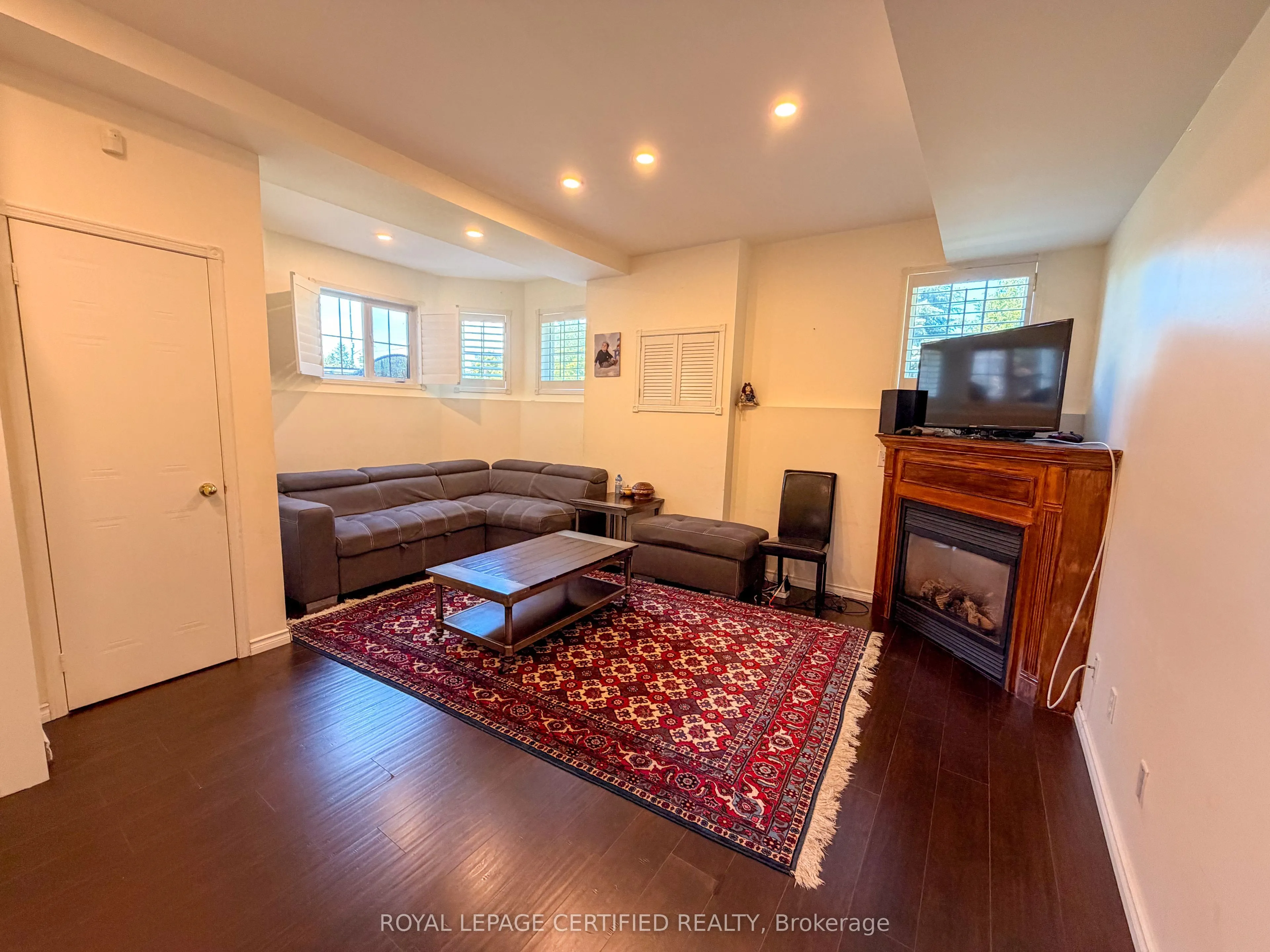 7349 Zinnia Place