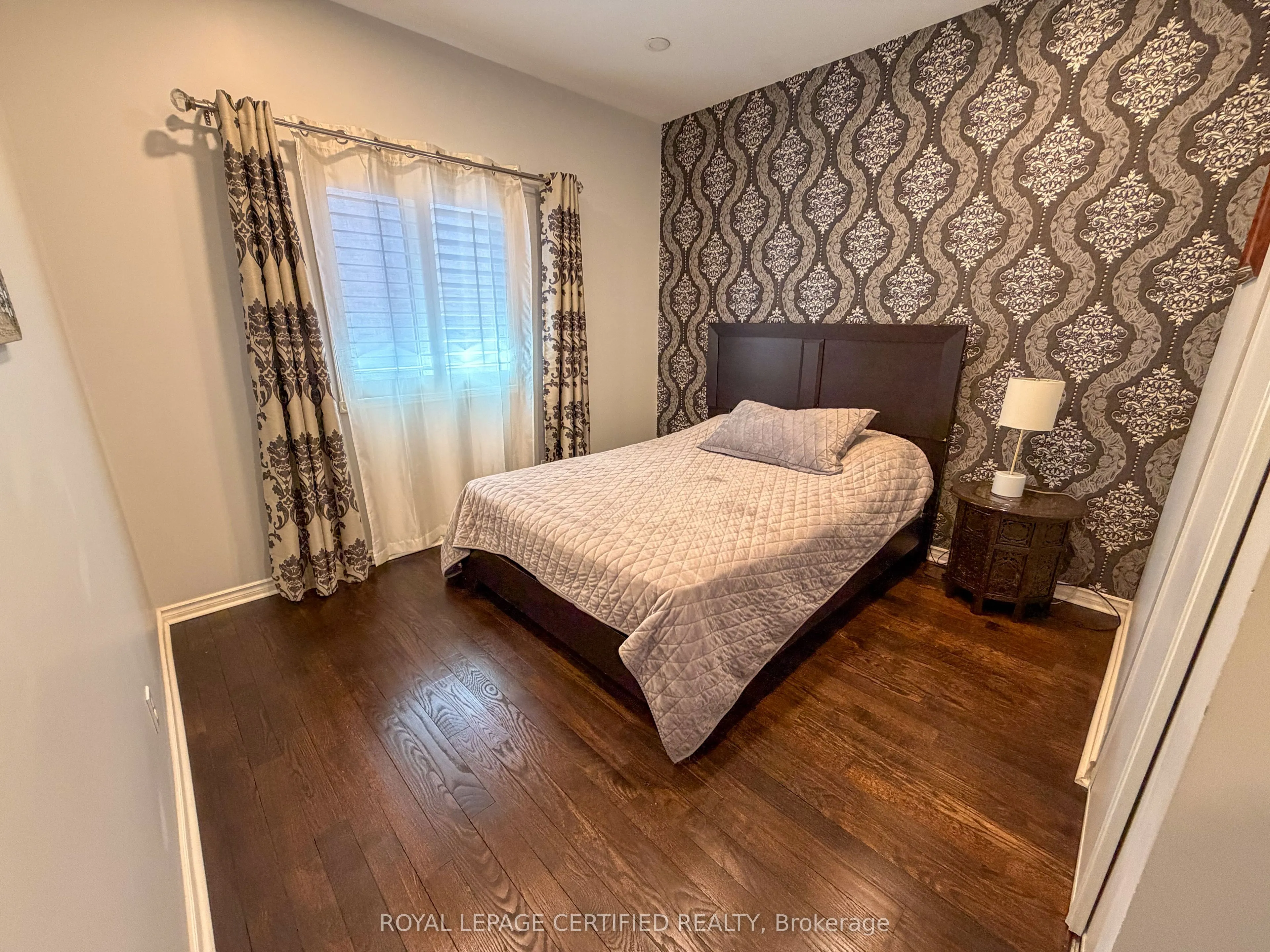7349 Zinnia Place