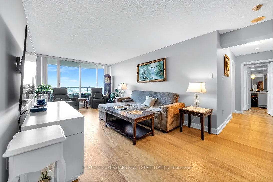 24 Hanover Road #907