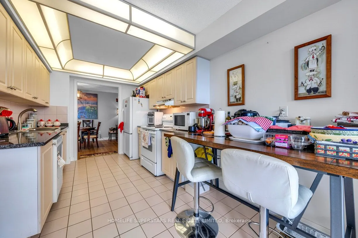24 Hanover Road #907