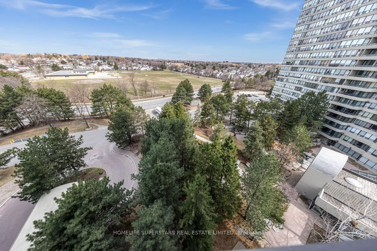24 Hanover Road #907