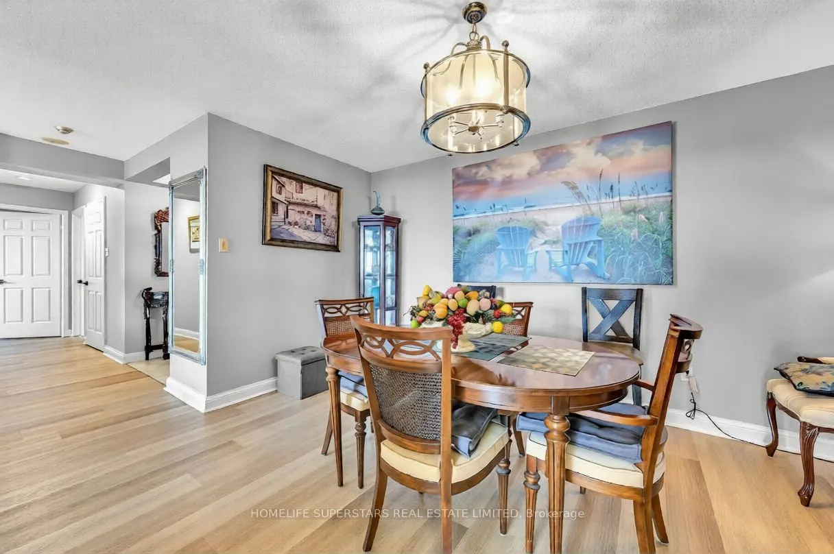 24 Hanover Road #907
