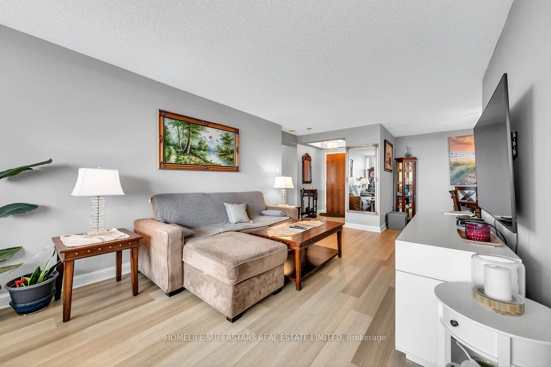 24 Hanover Road #907