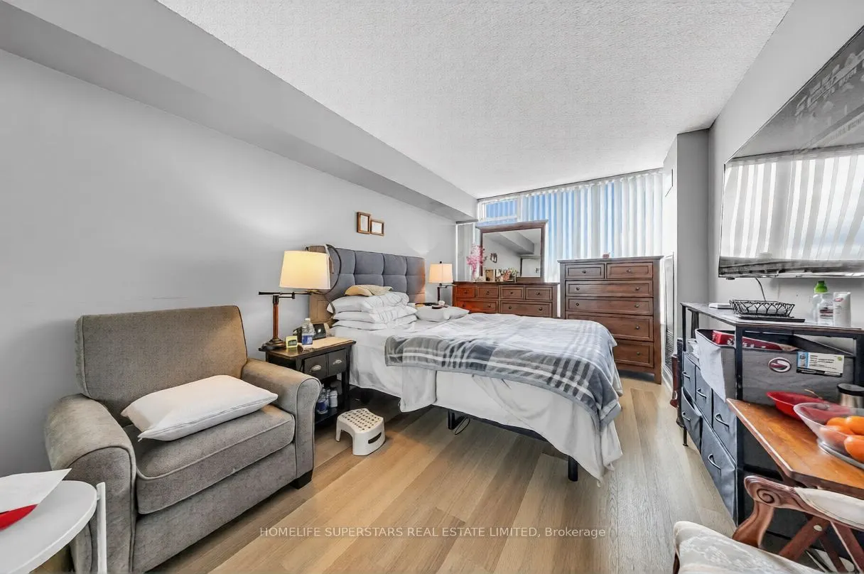 24 Hanover Road #907