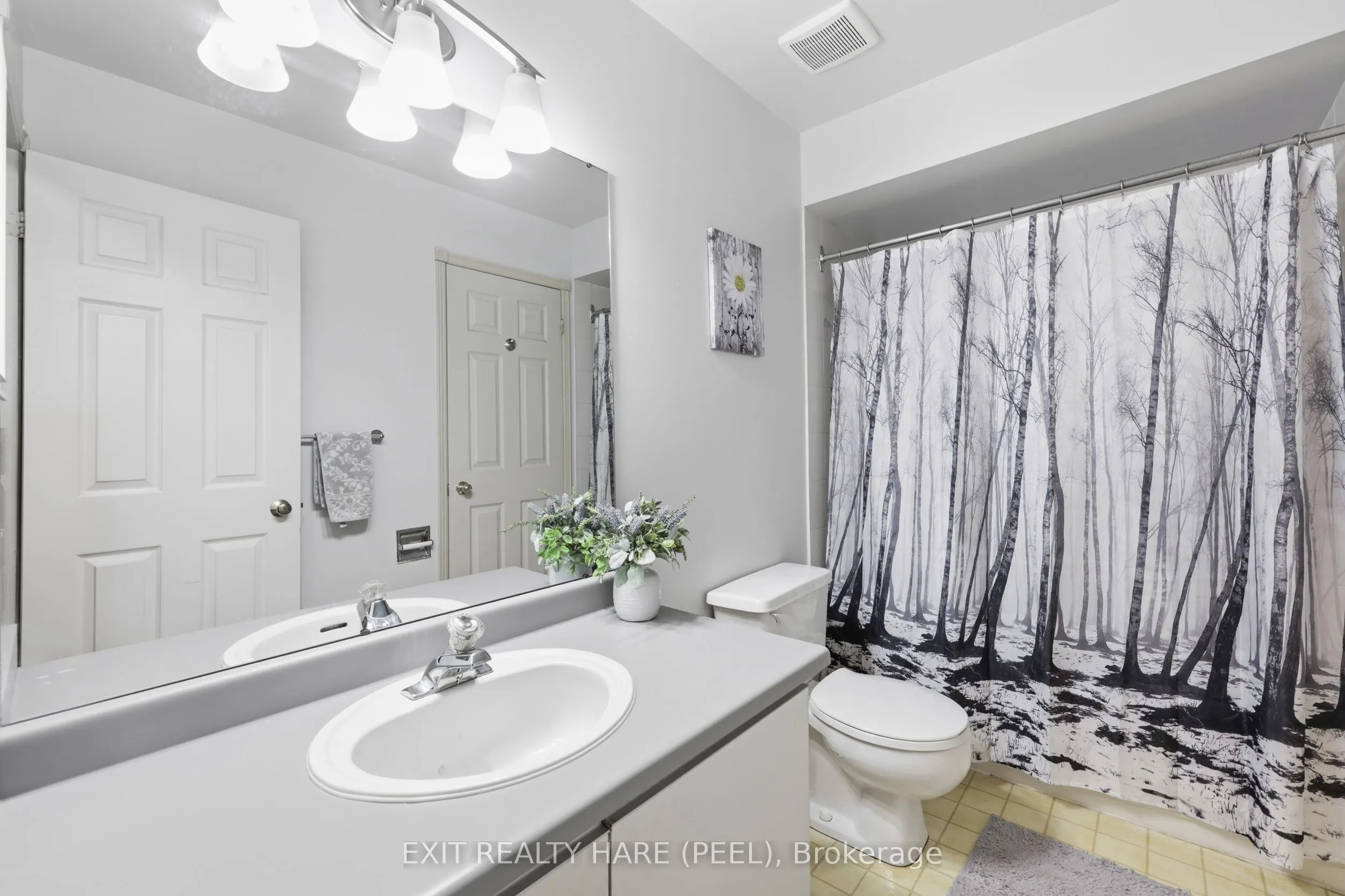 77 Lord Simcoe Drive