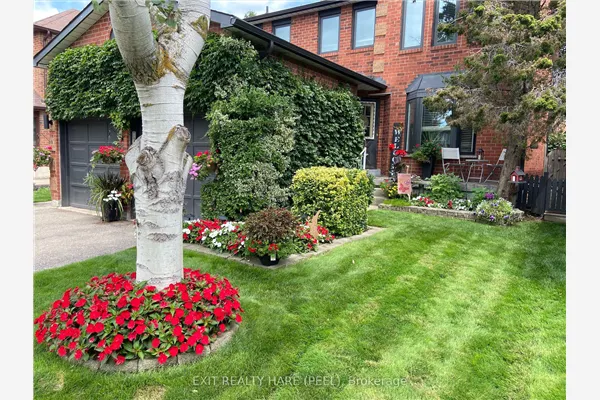 77 Lord Simcoe Drive
