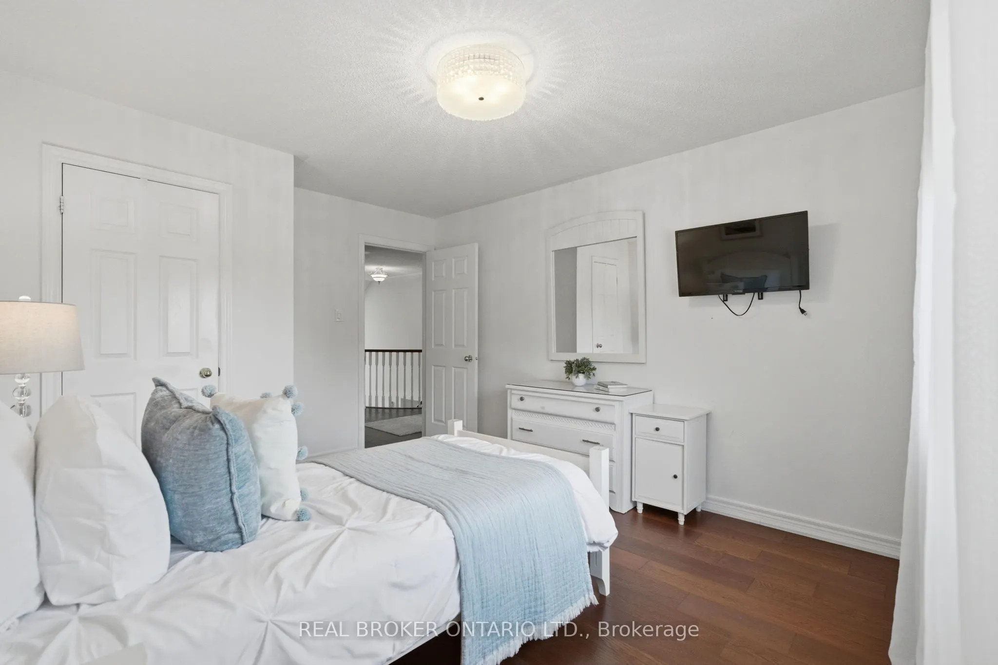 2205 Shaftesbury Court