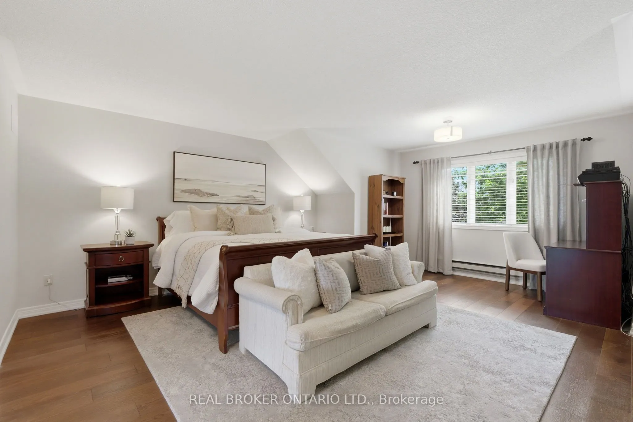 2205 Shaftesbury Court