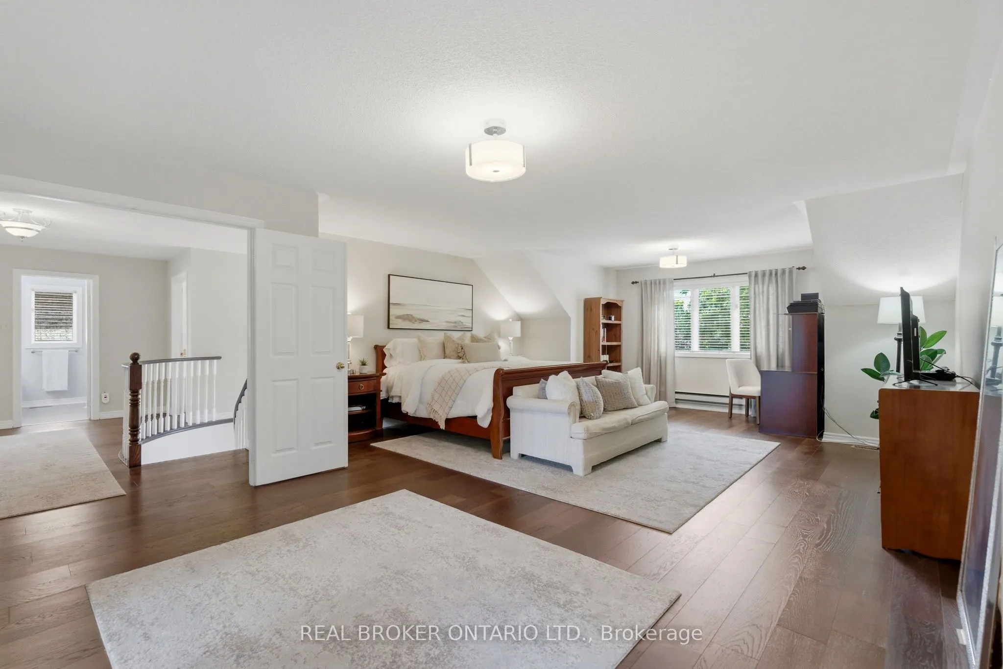 2205 Shaftesbury Court