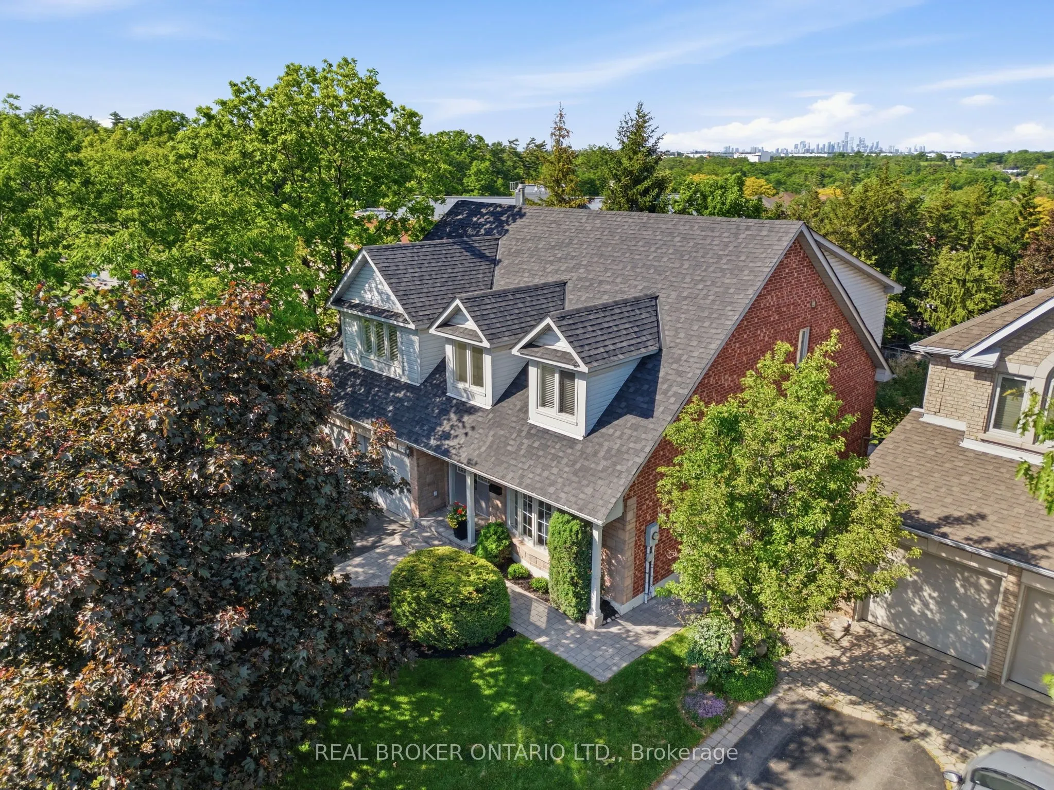 2205 Shaftesbury Court