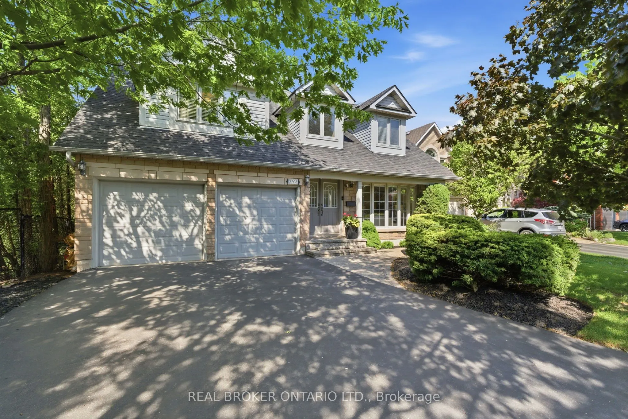 2205 Shaftesbury Court