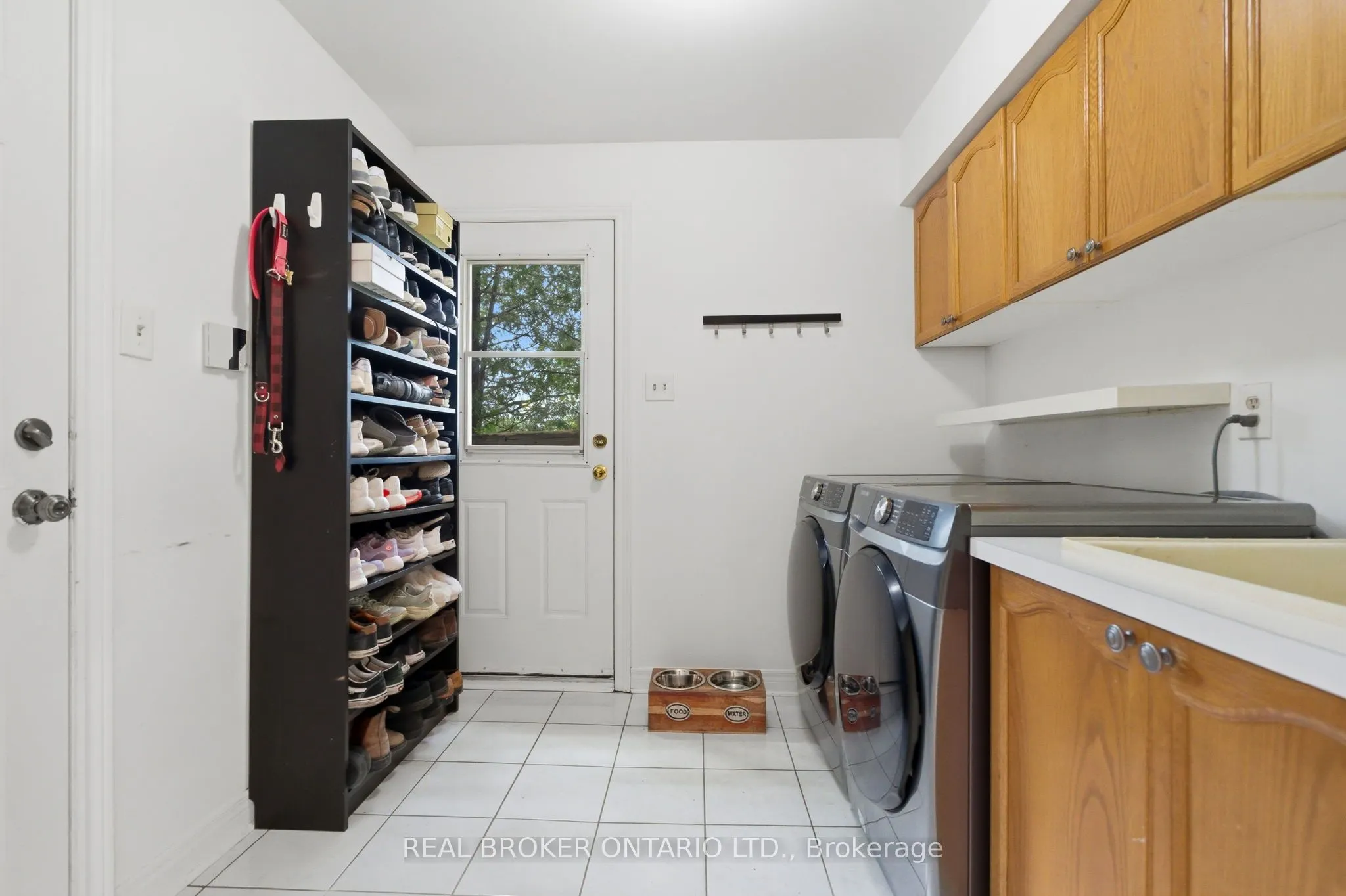 2205 Shaftesbury Court
