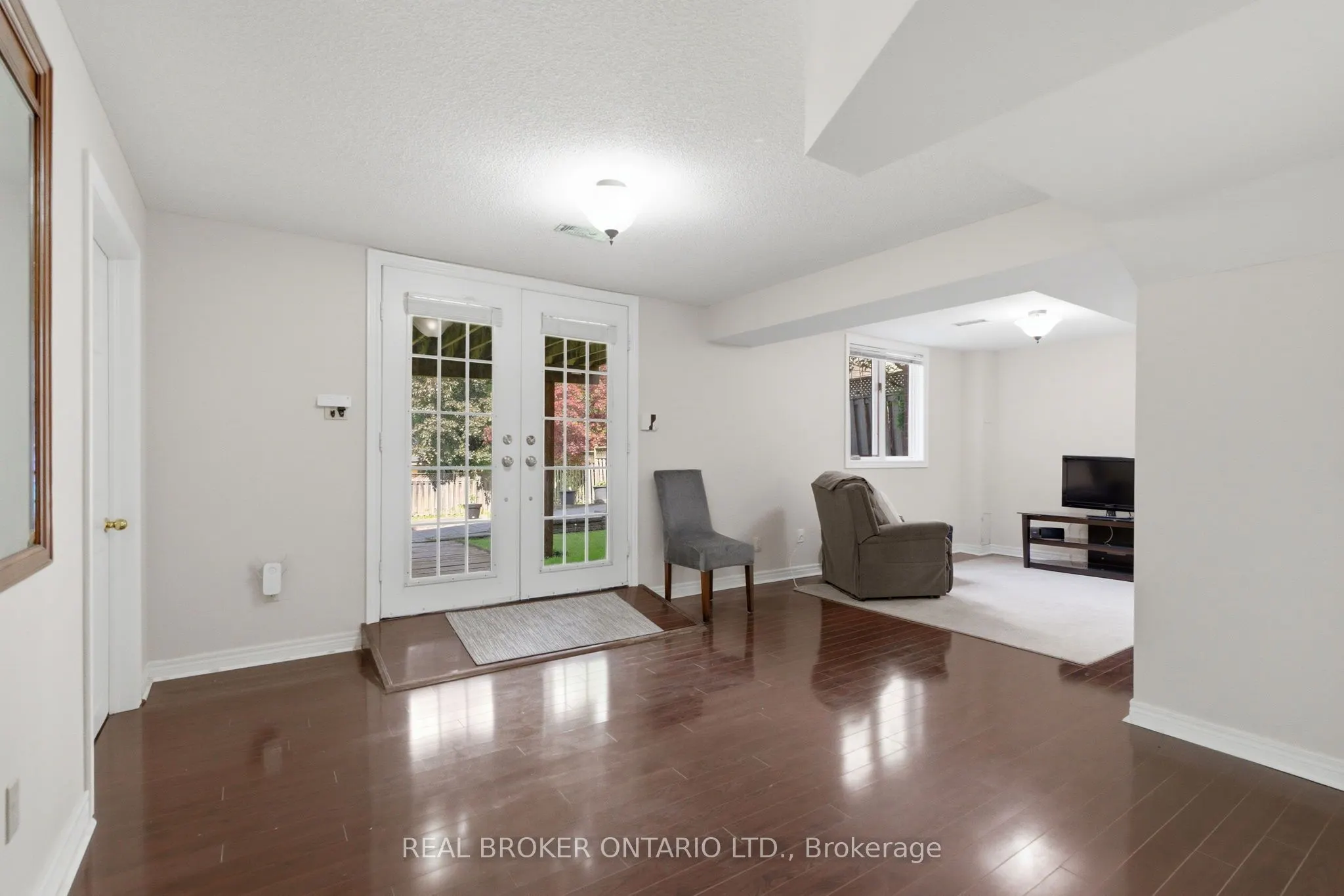 2205 Shaftesbury Court