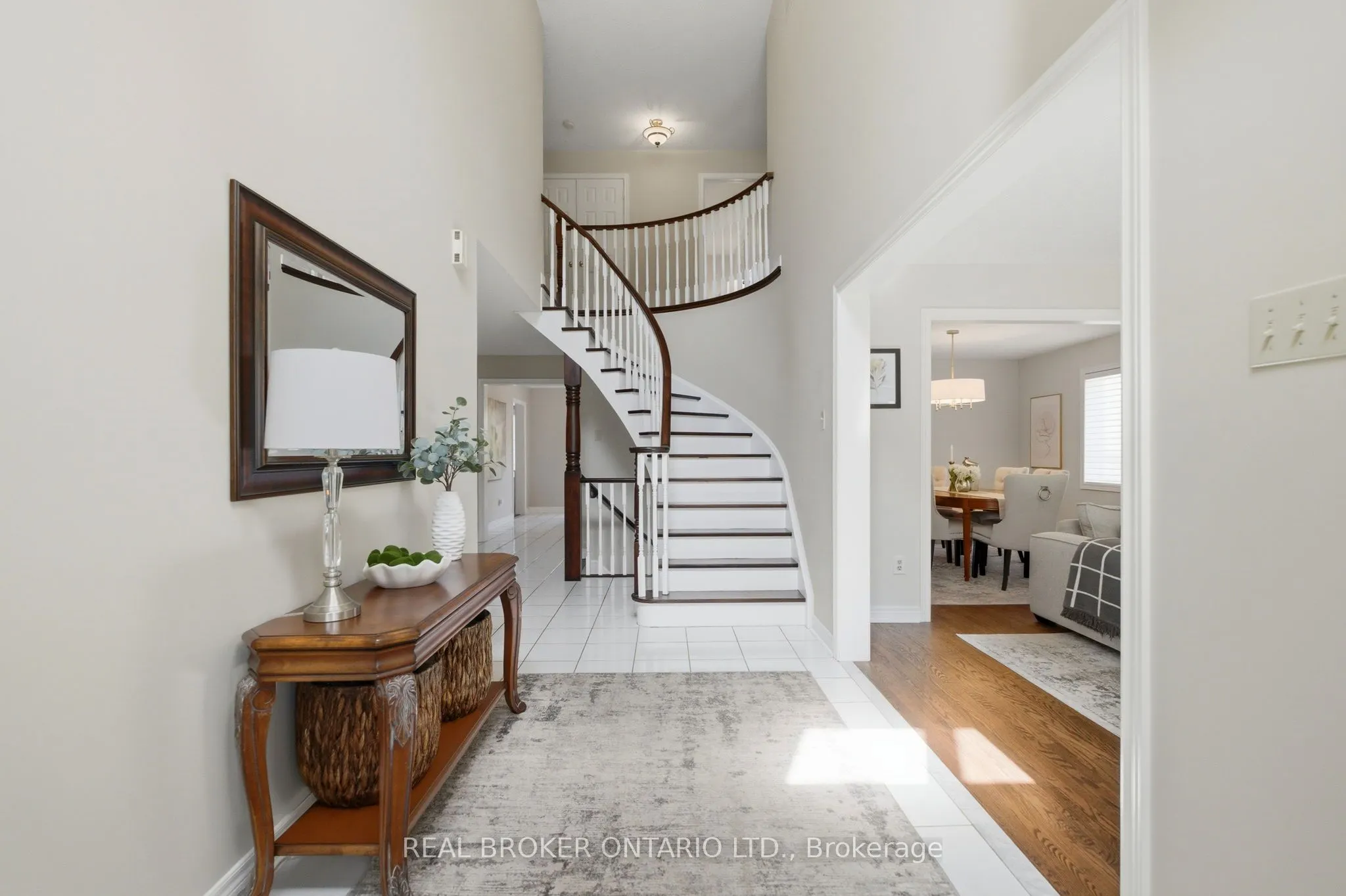 2205 Shaftesbury Court