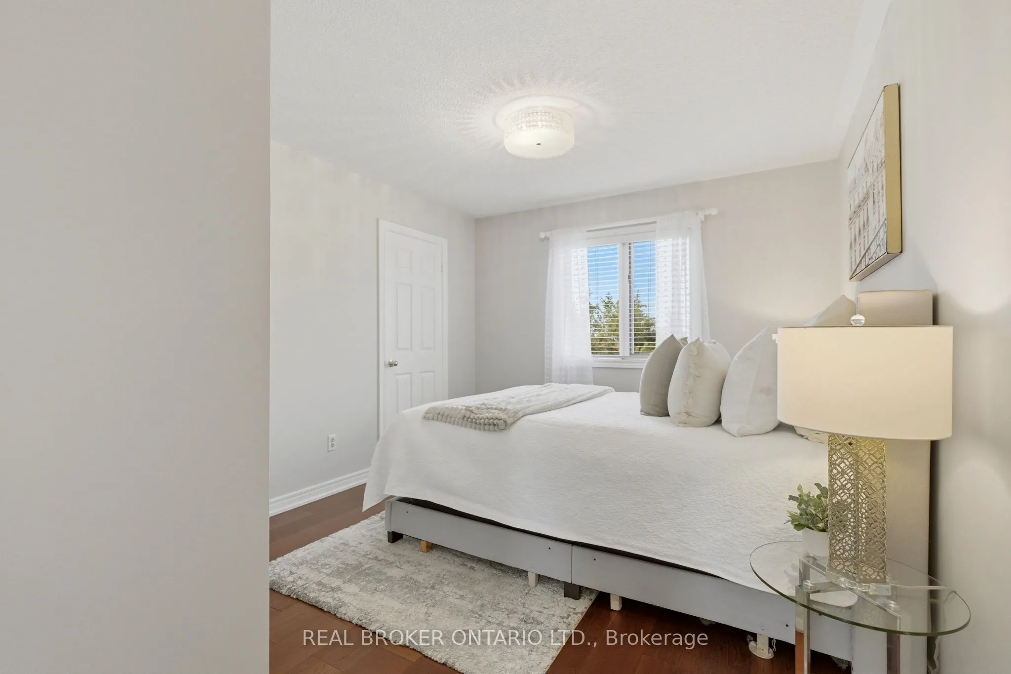 2205 Shaftesbury Court
