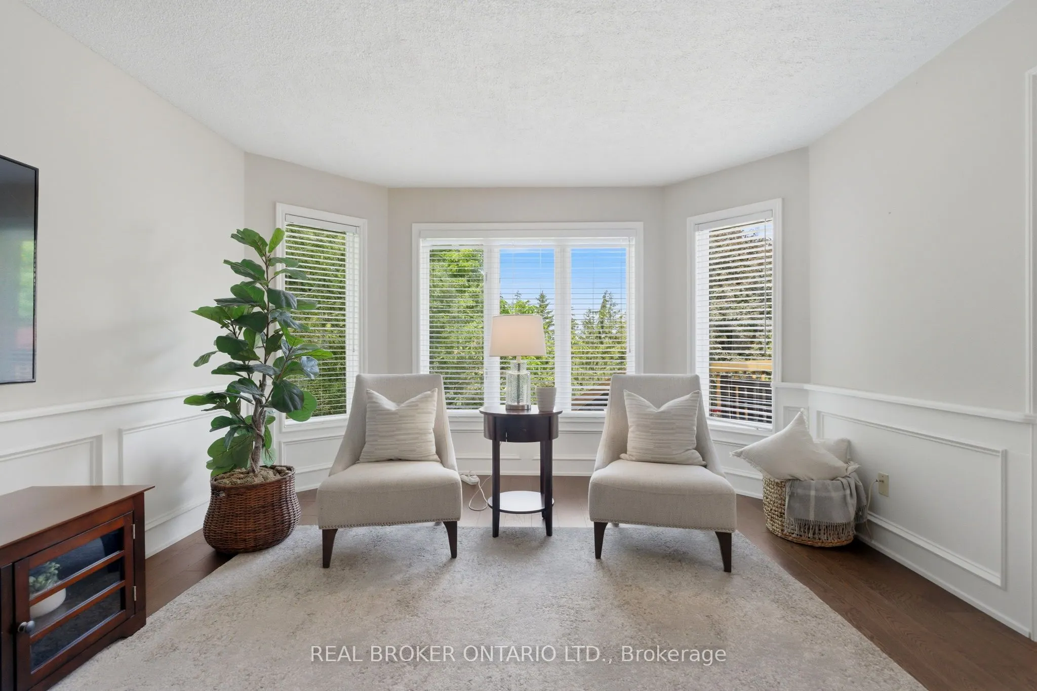 2205 Shaftesbury Court
