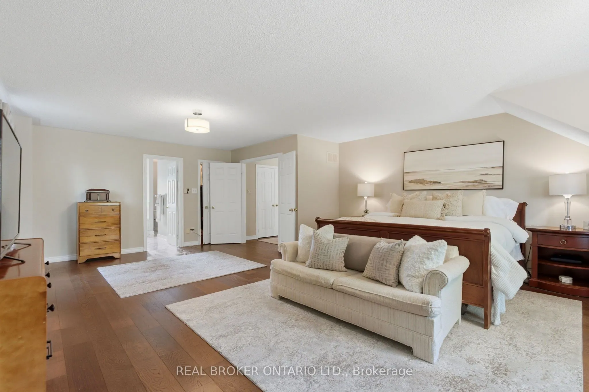 2205 Shaftesbury Court