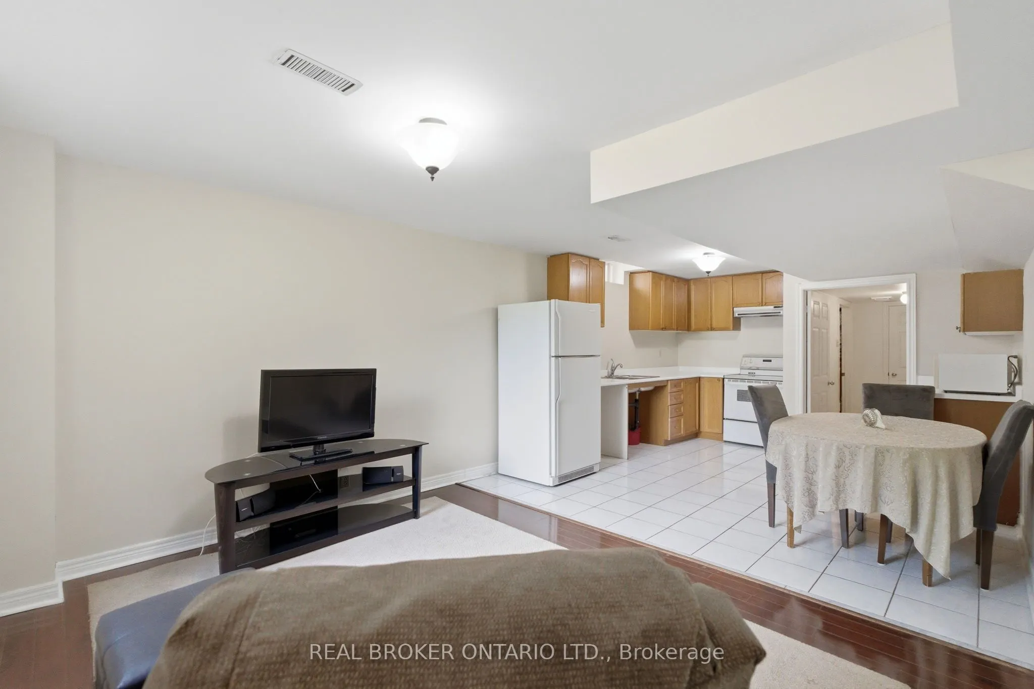 2205 Shaftesbury Court