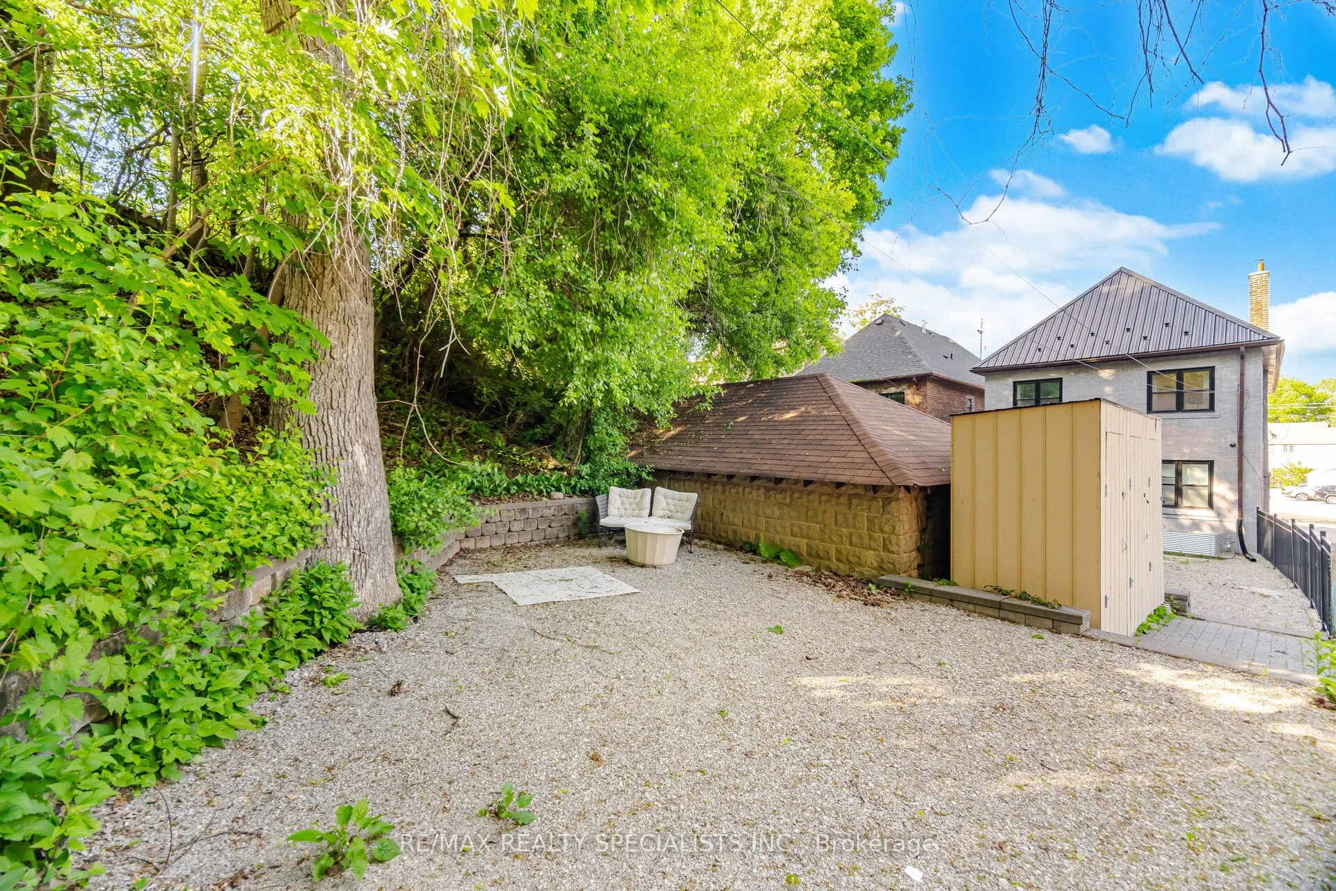 298 South Kingsway