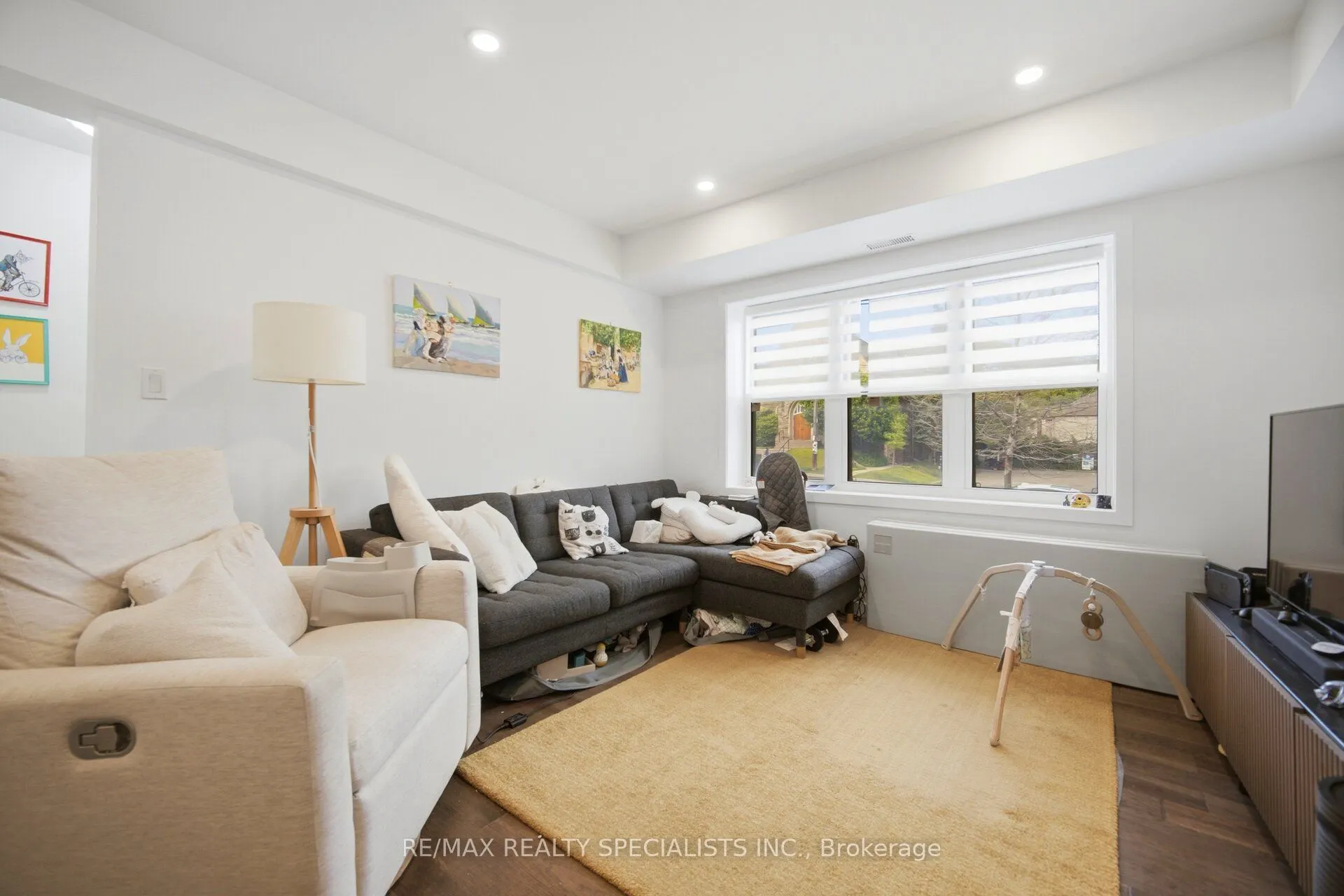 298 South Kingsway
