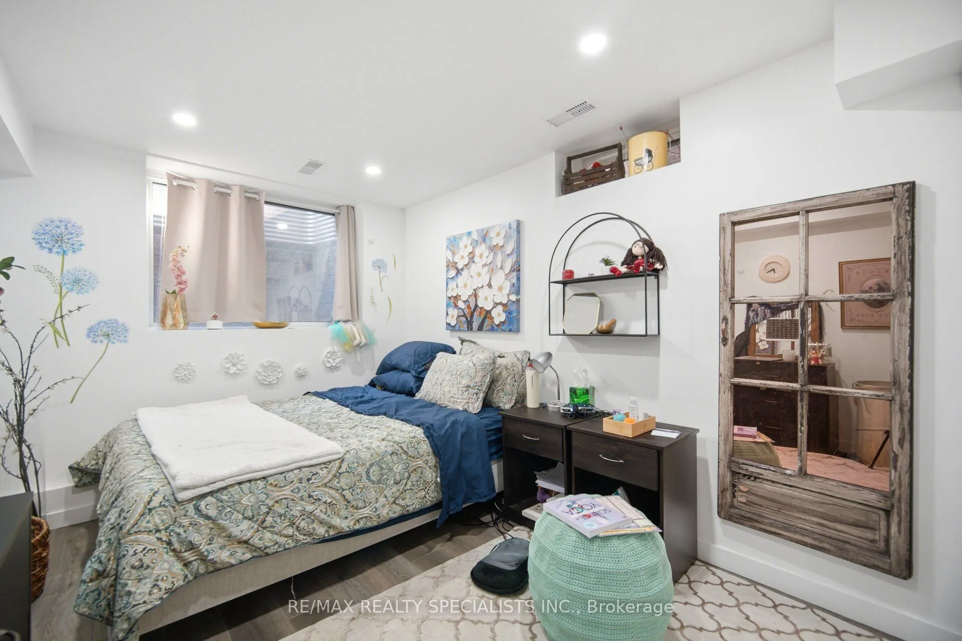 298 South Kingsway