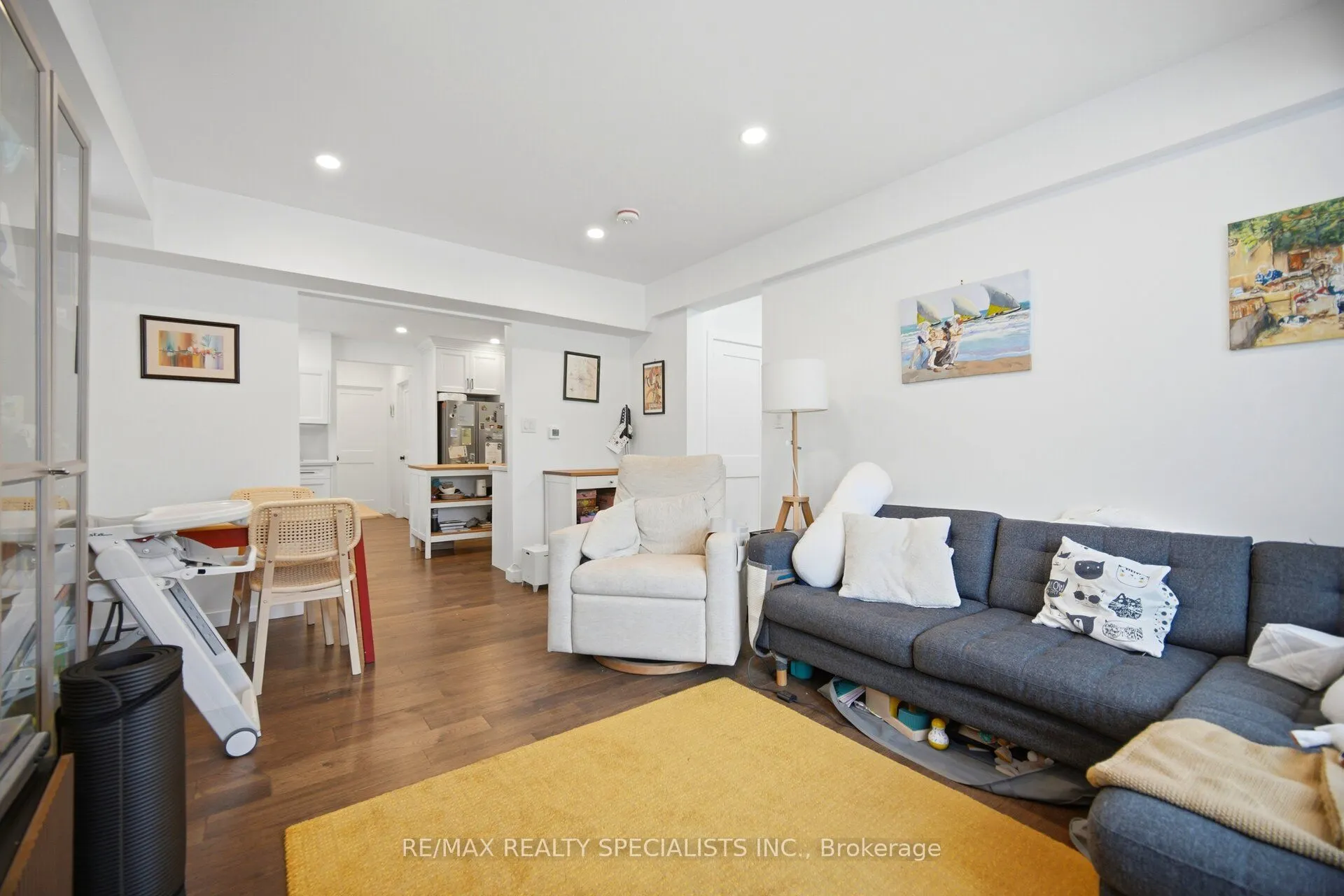 298 South Kingsway