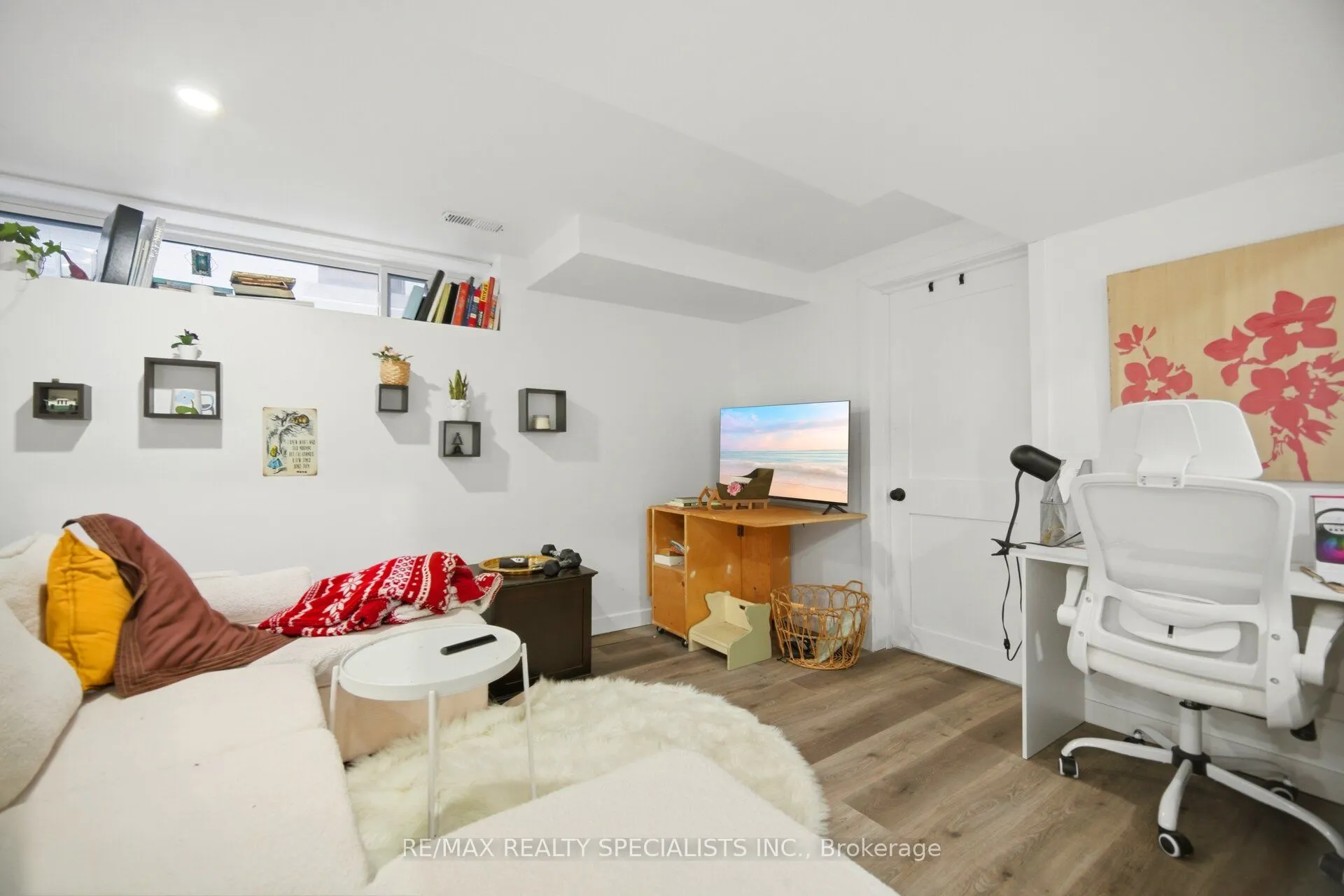 298 South Kingsway