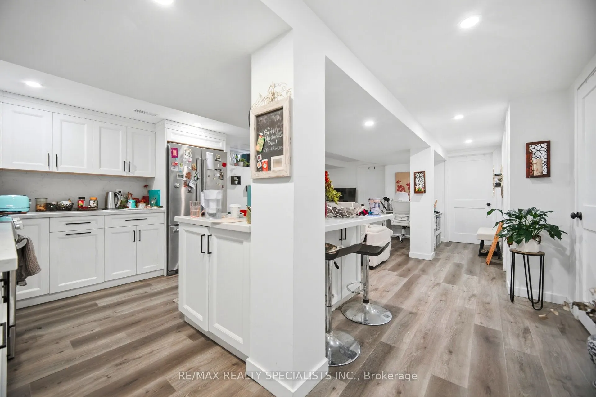 298 South Kingsway