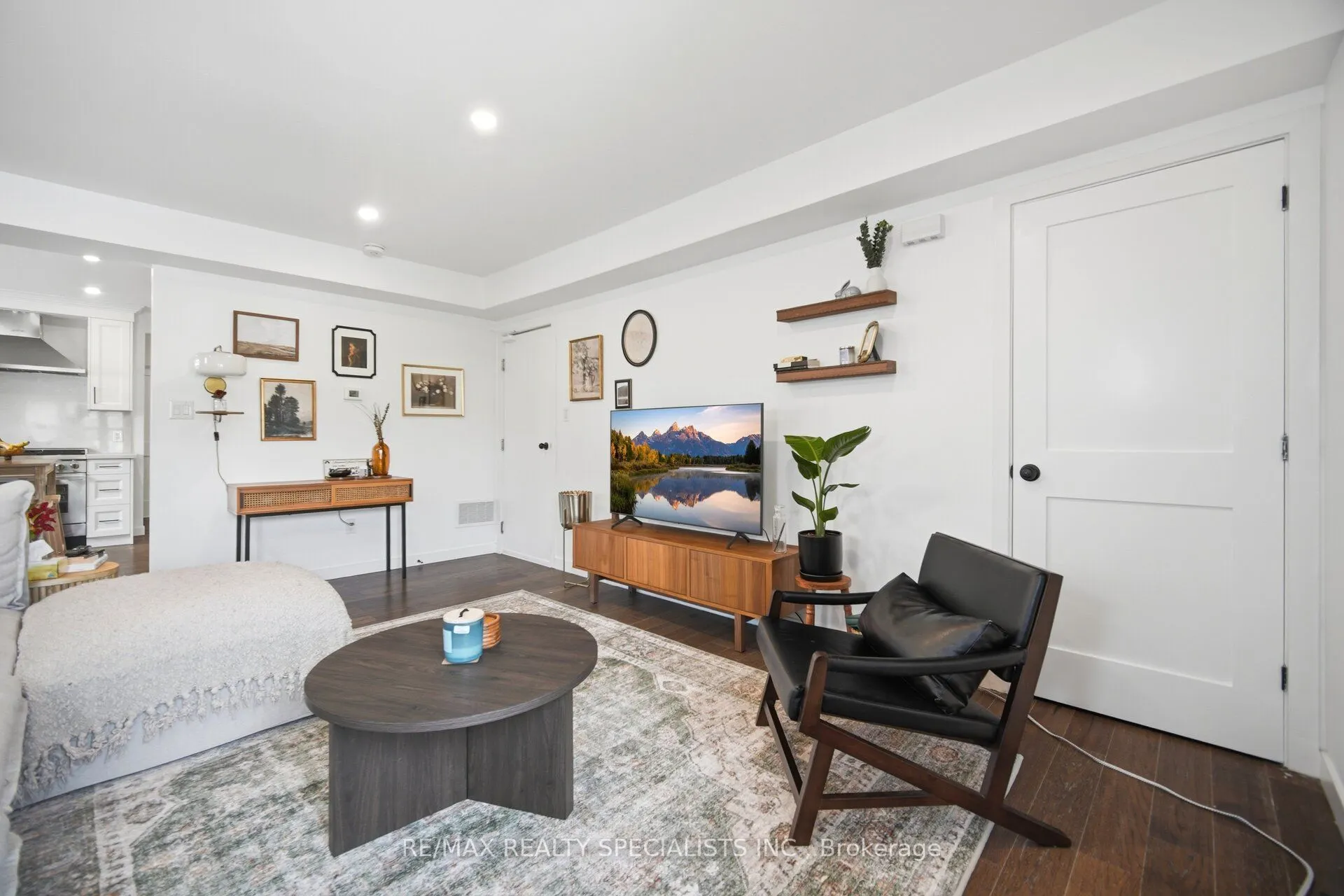 298 South Kingsway