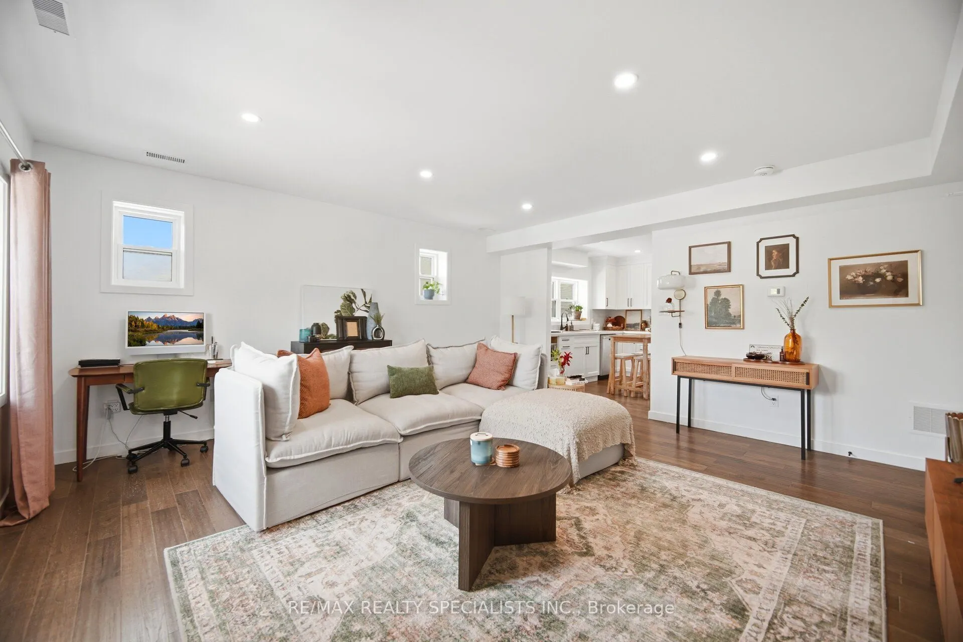 298 South Kingsway