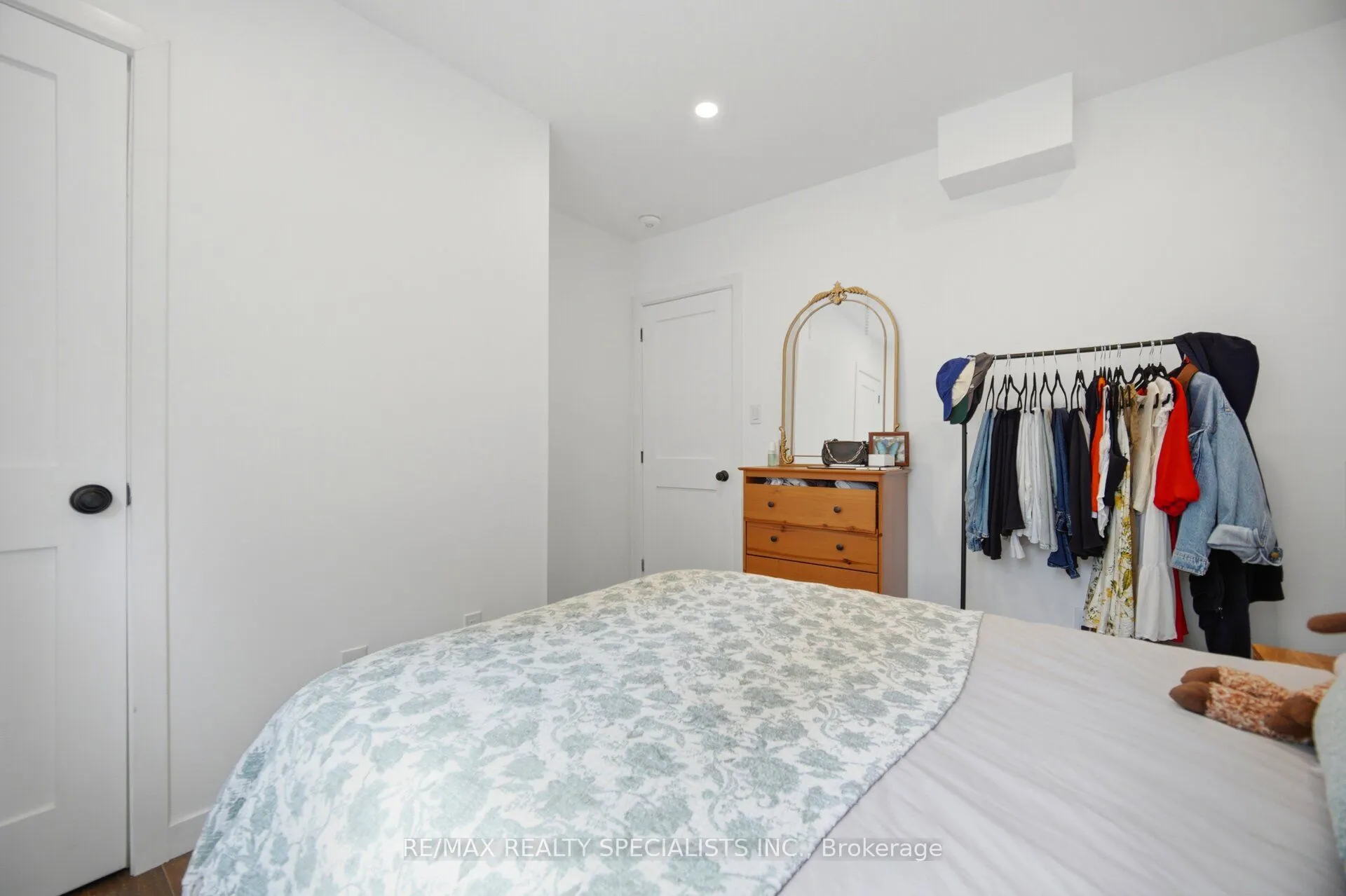 298 South Kingsway
