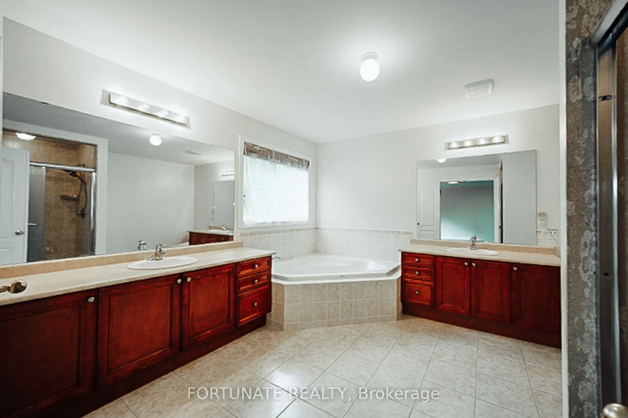 5175 Misty Pine Crescent