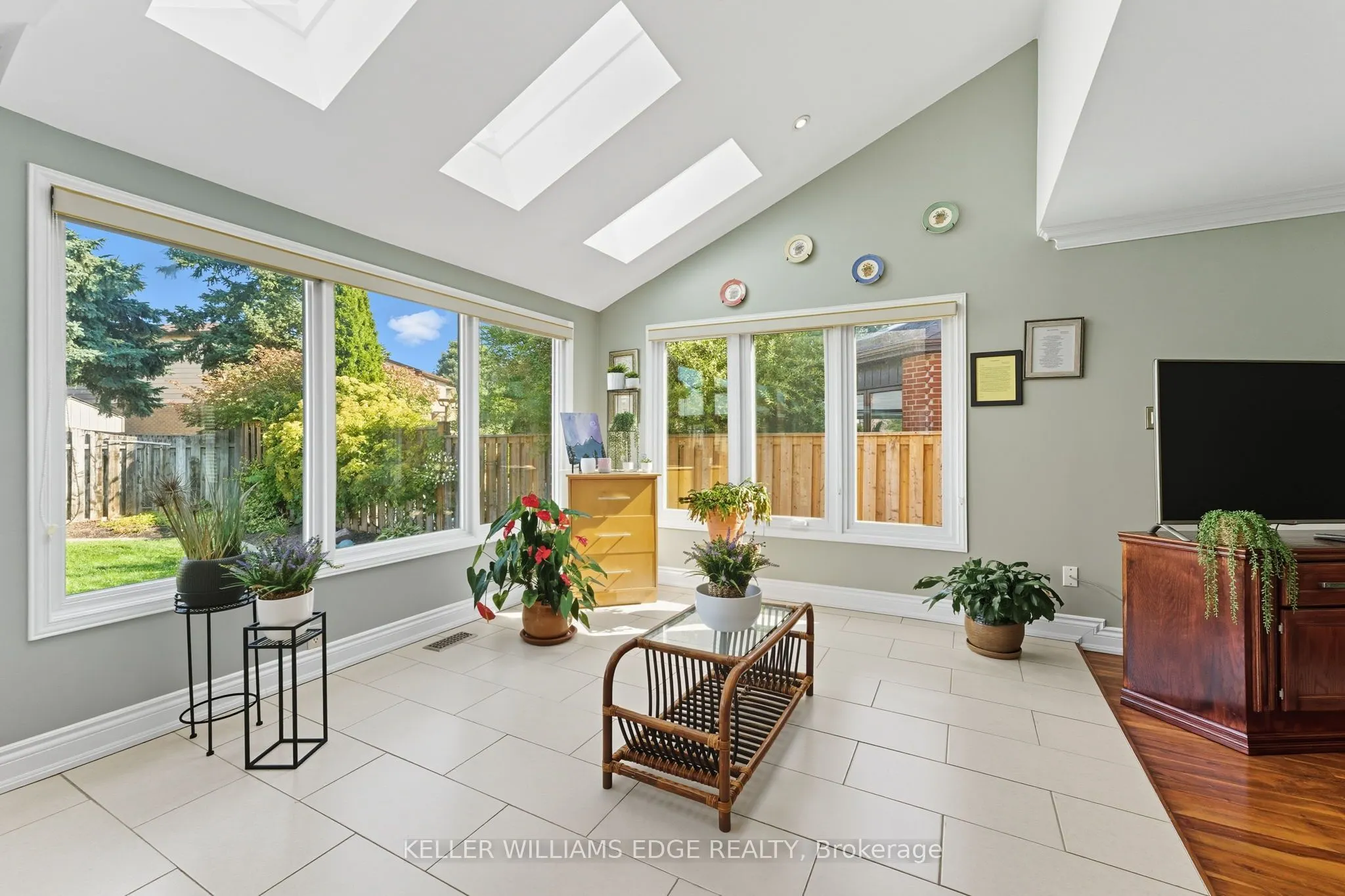 3043 Vanderbilt Road