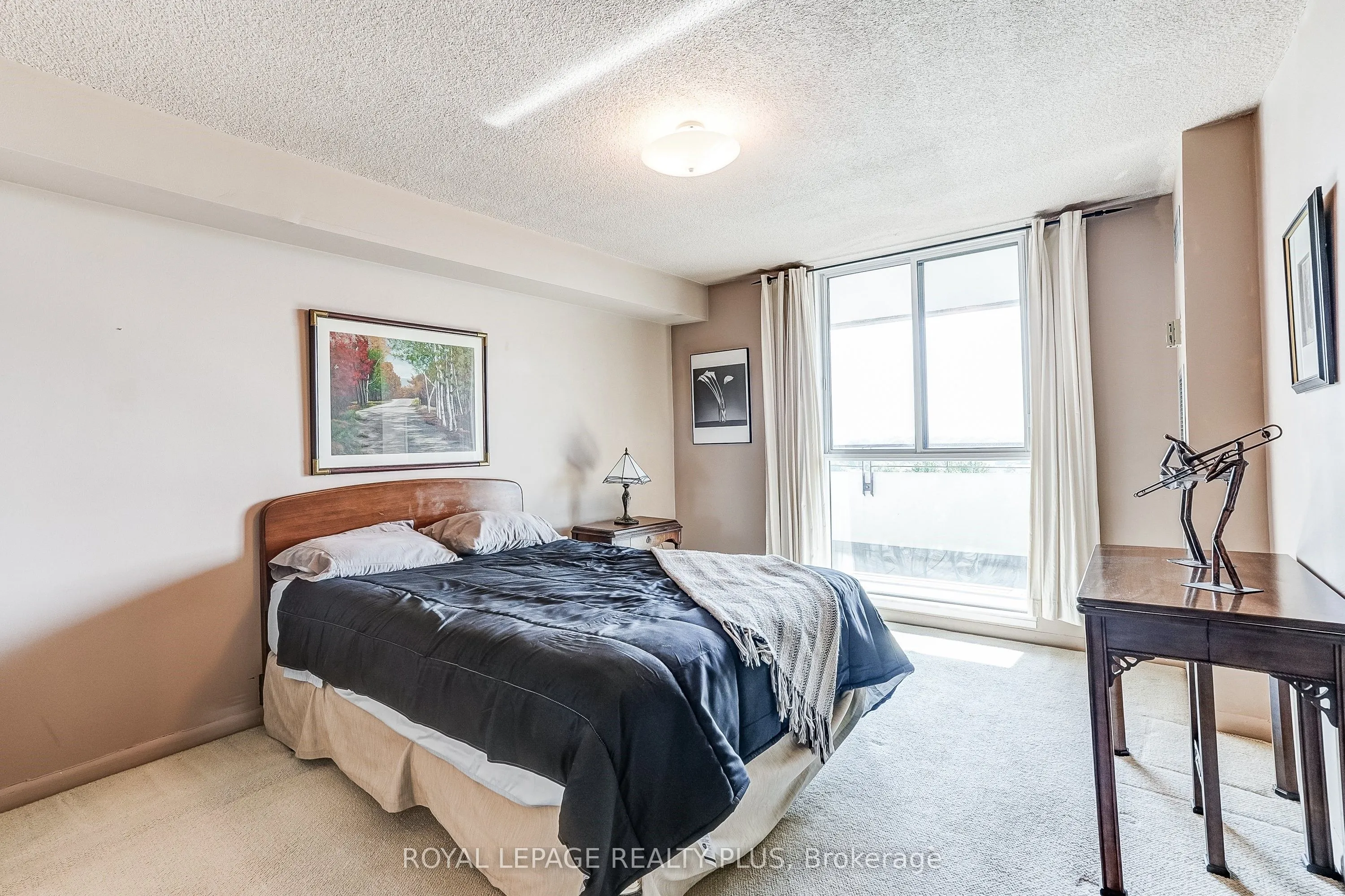 1320 Mississauga Valley Boulevard #906
