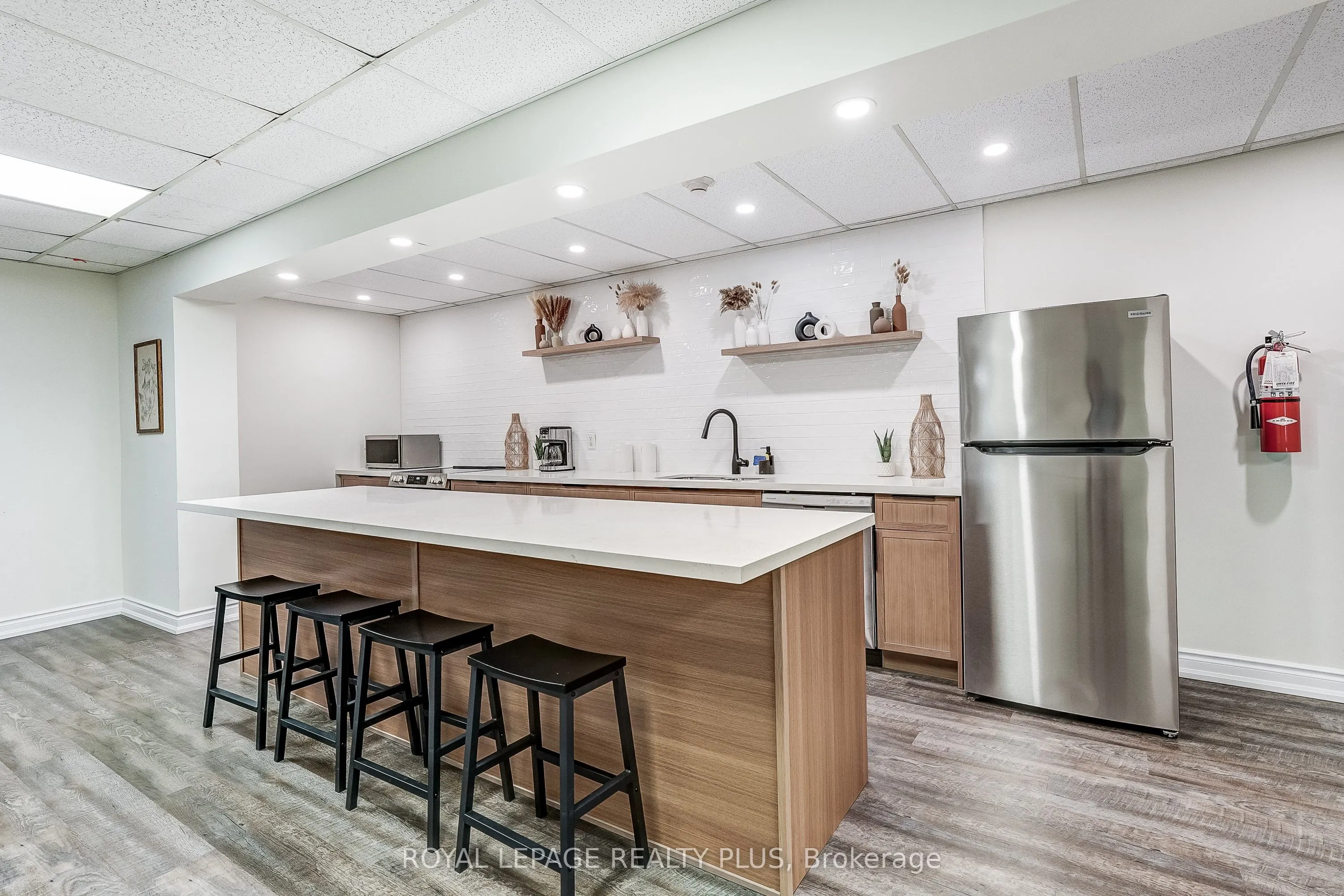 1320 Mississauga Valley Boulevard #906