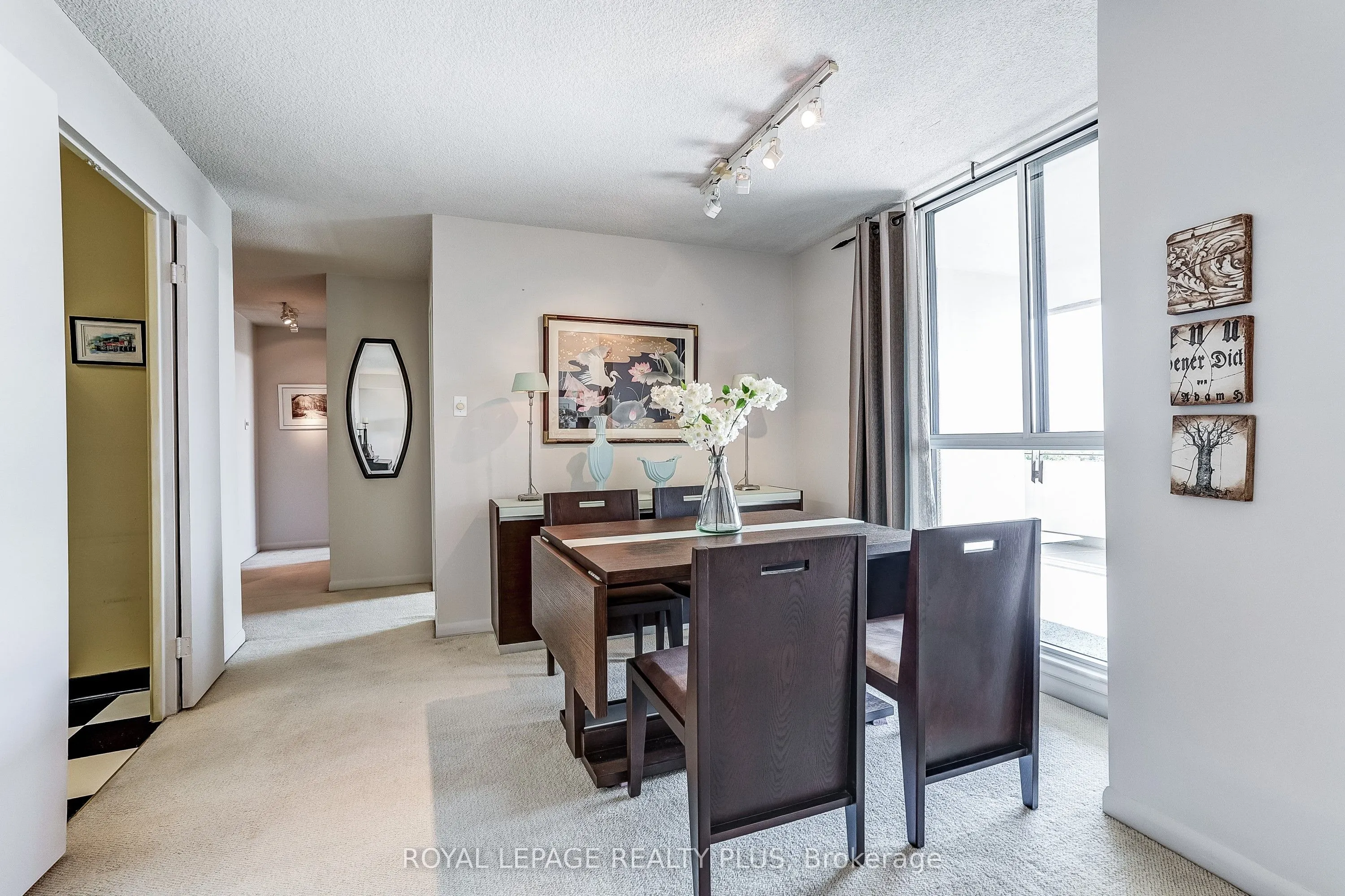 1320 Mississauga Valley Boulevard #906