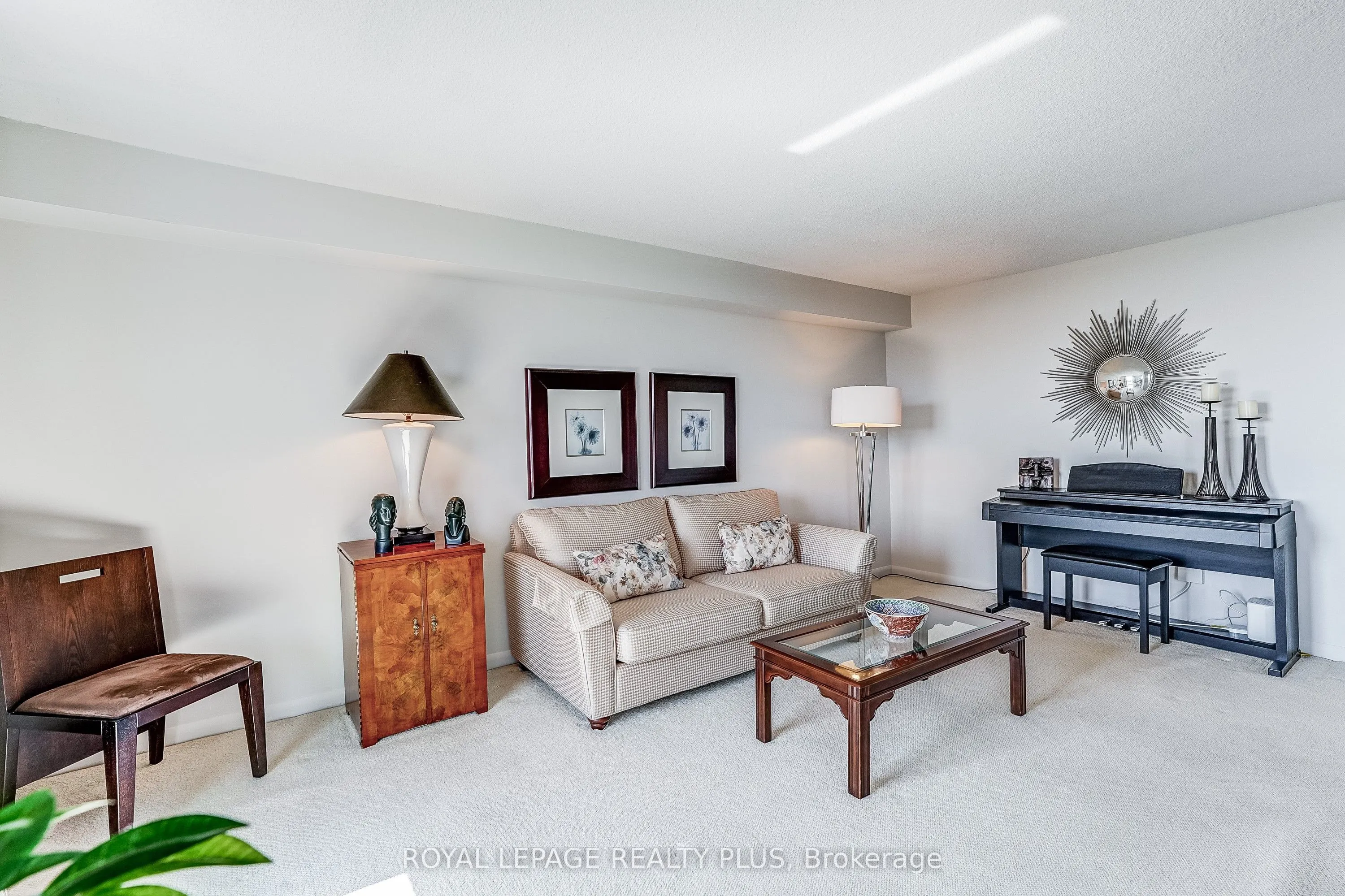 1320 Mississauga Valley Boulevard #906