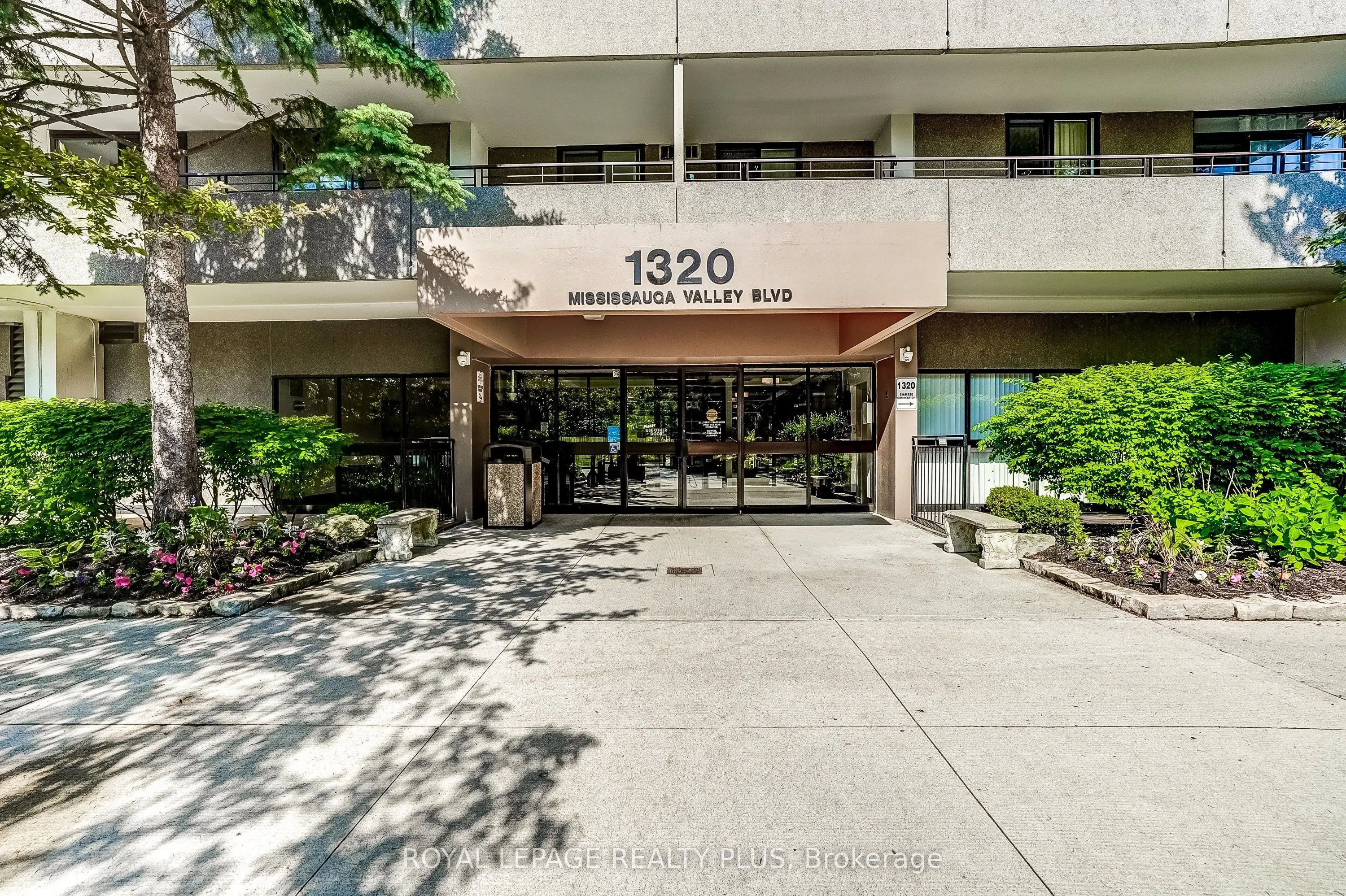 1320 Mississauga Valley Boulevard #906