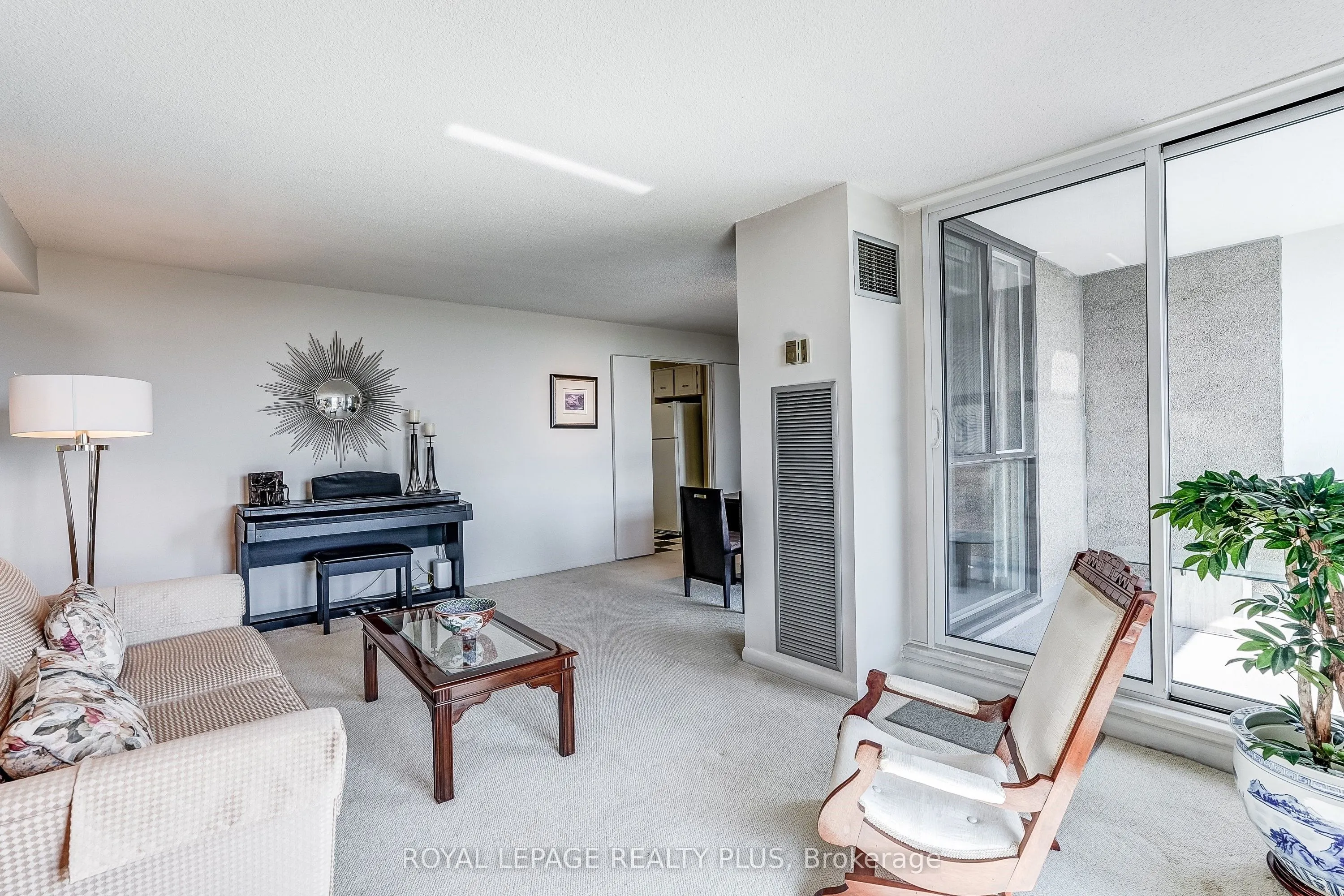1320 Mississauga Valley Boulevard #906