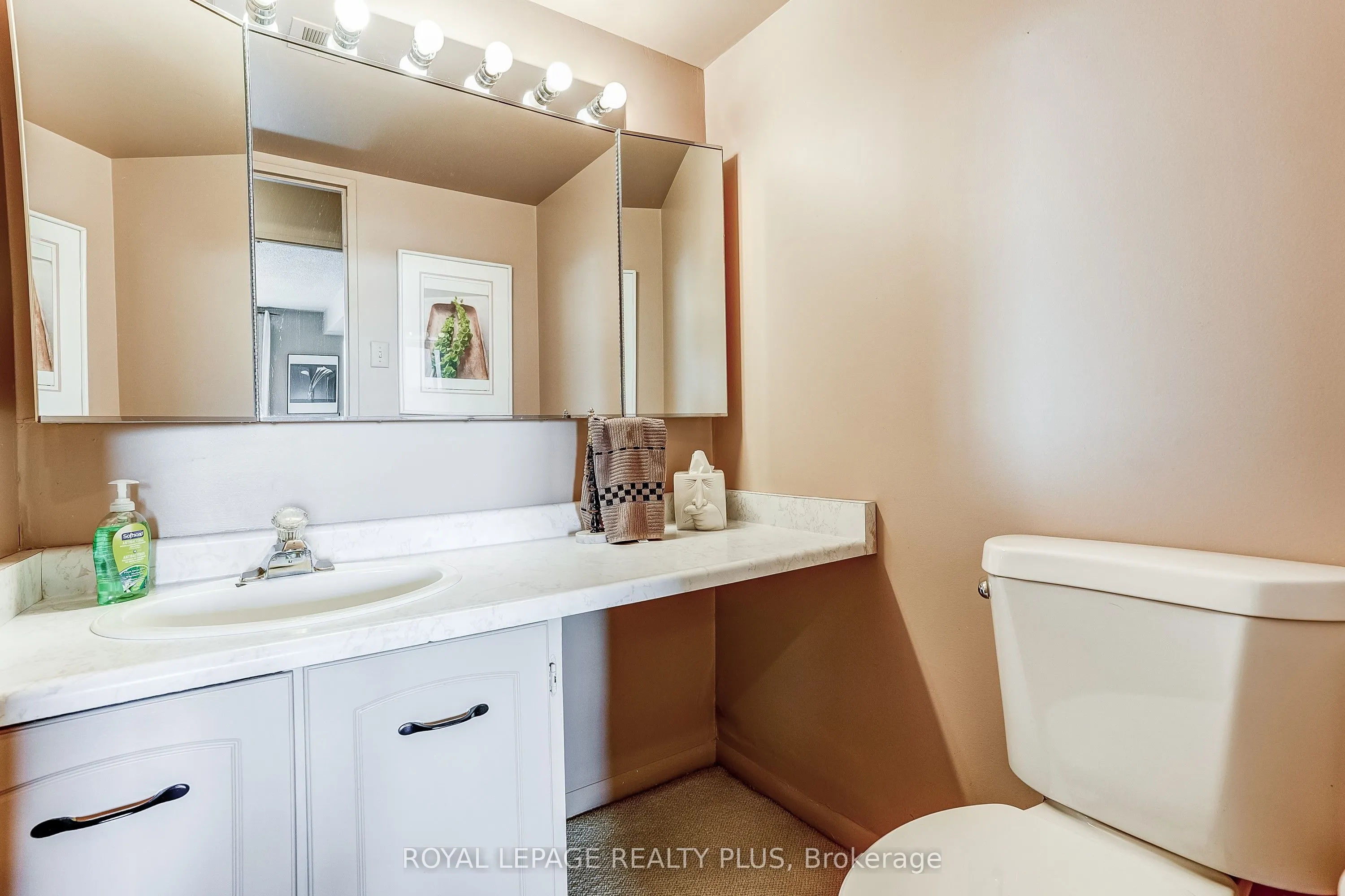 1320 Mississauga Valley Boulevard #906