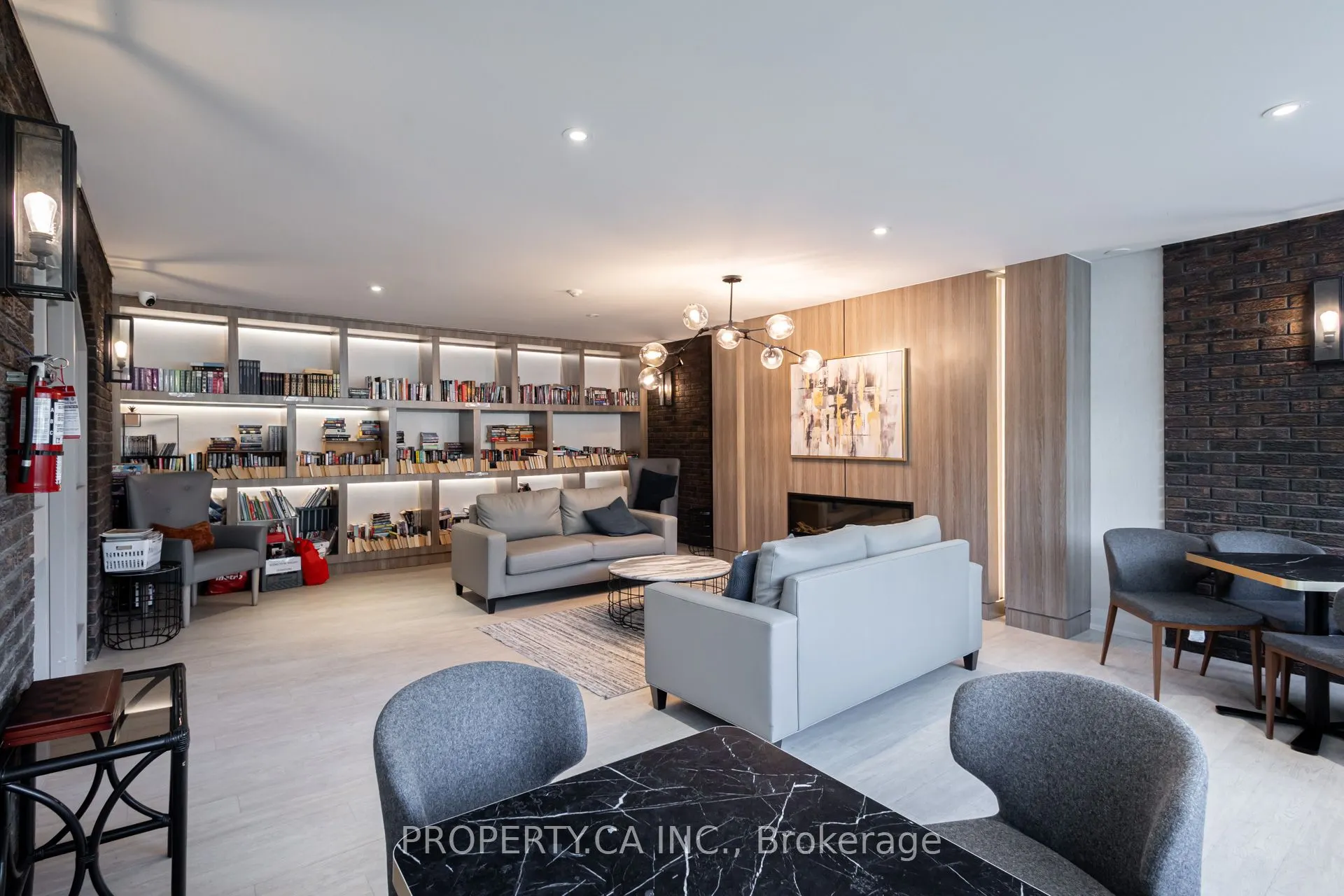 966 Inverhouse Drive #109