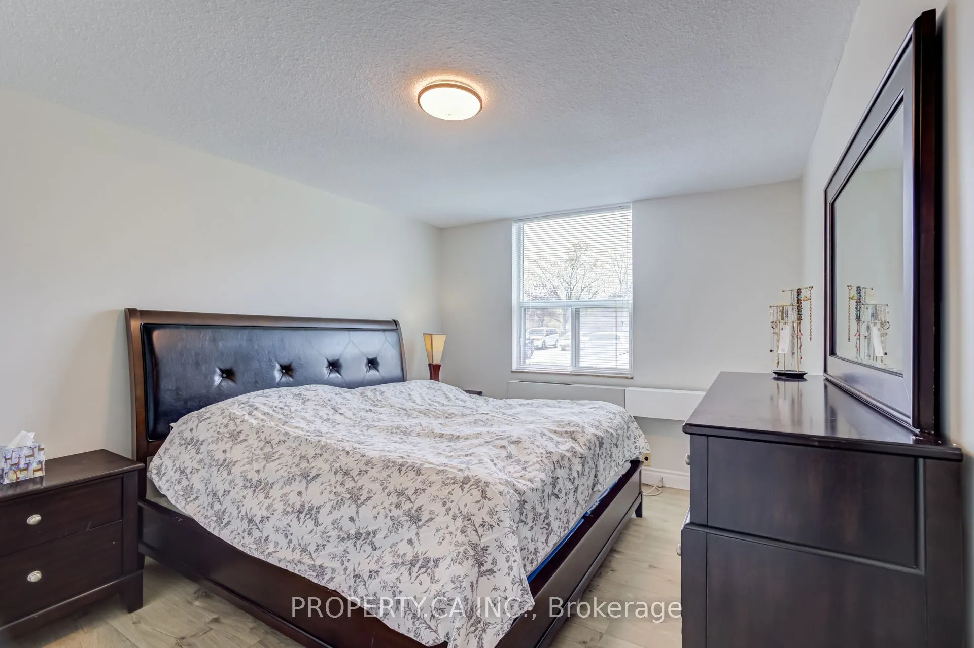 966 Inverhouse Drive #109