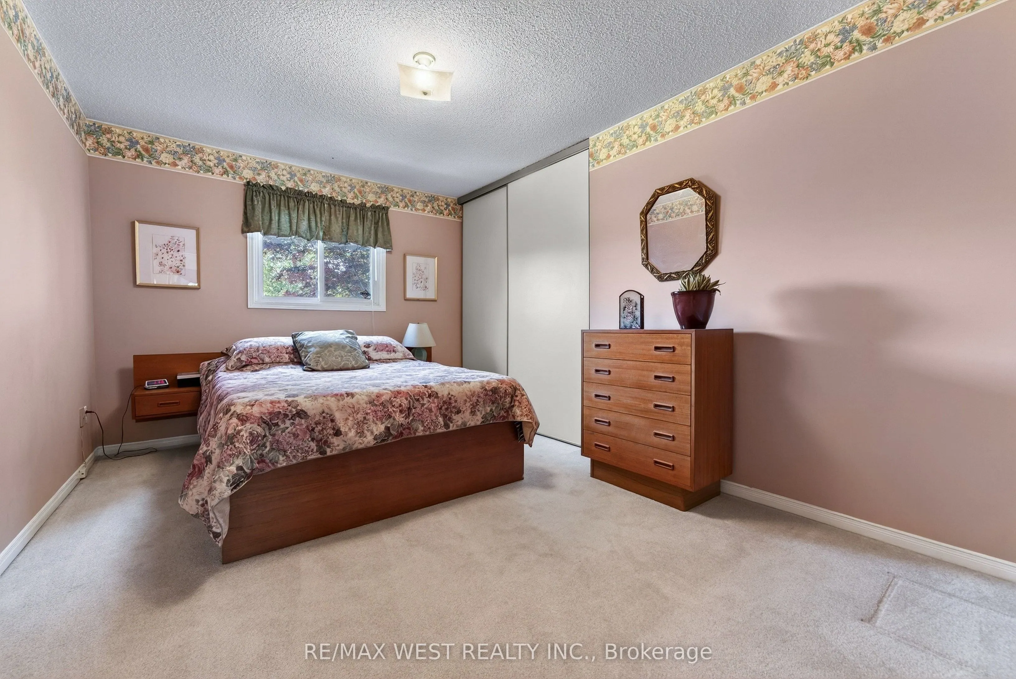 88 Palomino Drive
