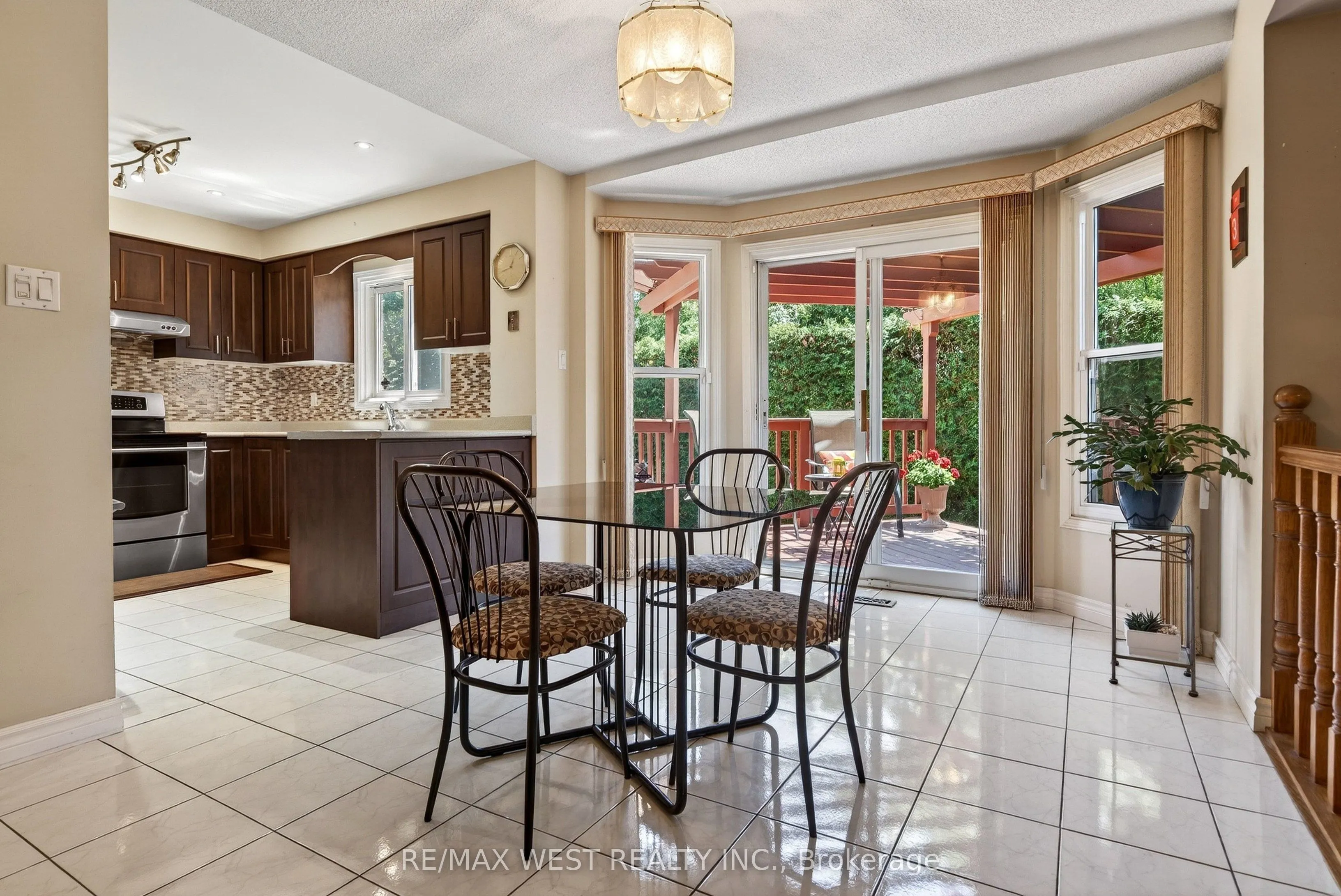 88 Palomino Drive