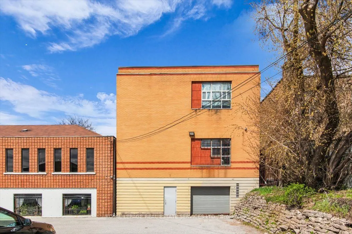 2547A Eglinton Avenue W