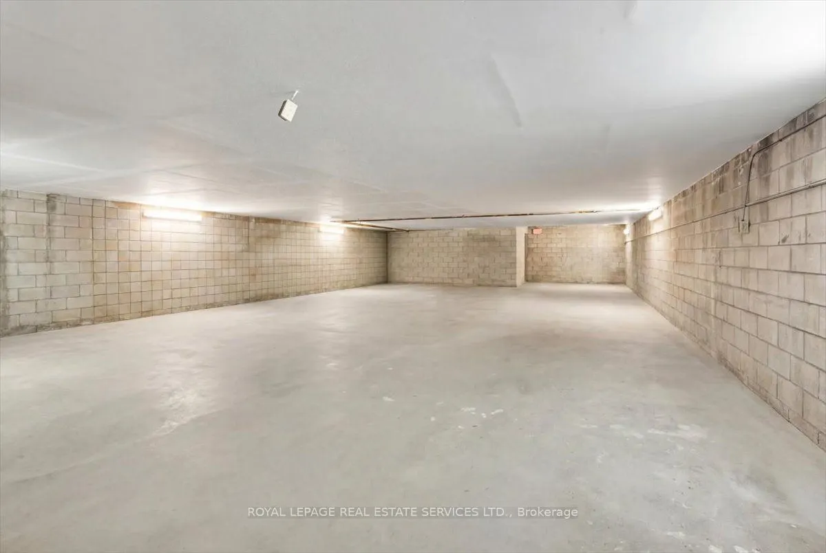 2547A Eglinton Avenue W